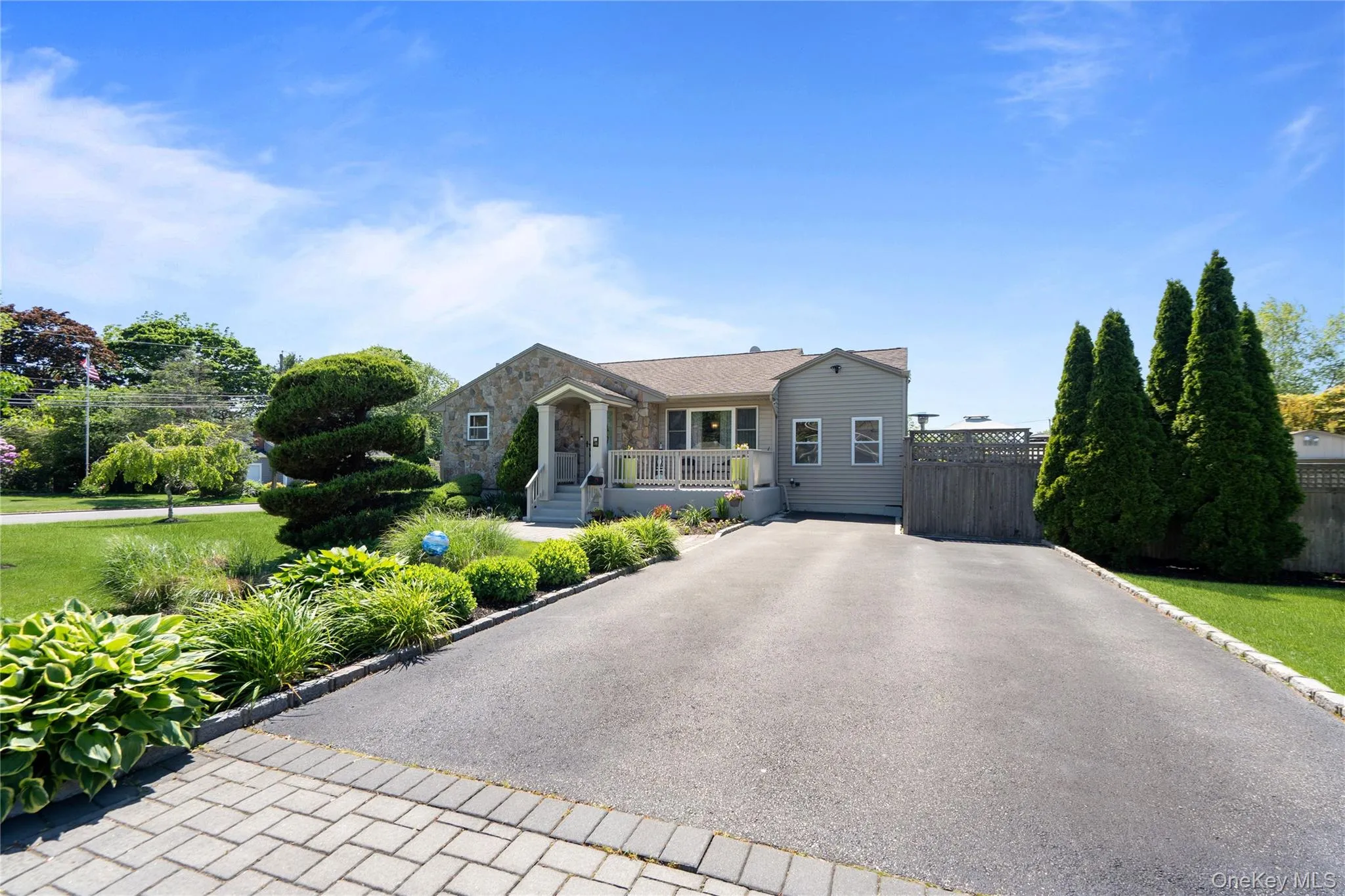 36 Lumur Drive, Islip, NY, 3 Bedrooms Bedrooms, 7 Rooms Rooms,2 BathroomsBathrooms,Residential,For Rent,Lumur,0,KEY1010382 36 Lumur Drive, Islip, NY, 3 Bedrooms Bedrooms, 7 Rooms Rooms,2 BathroomsBathrooms,Residential,For Rent,Lumur,0,KEY1010382