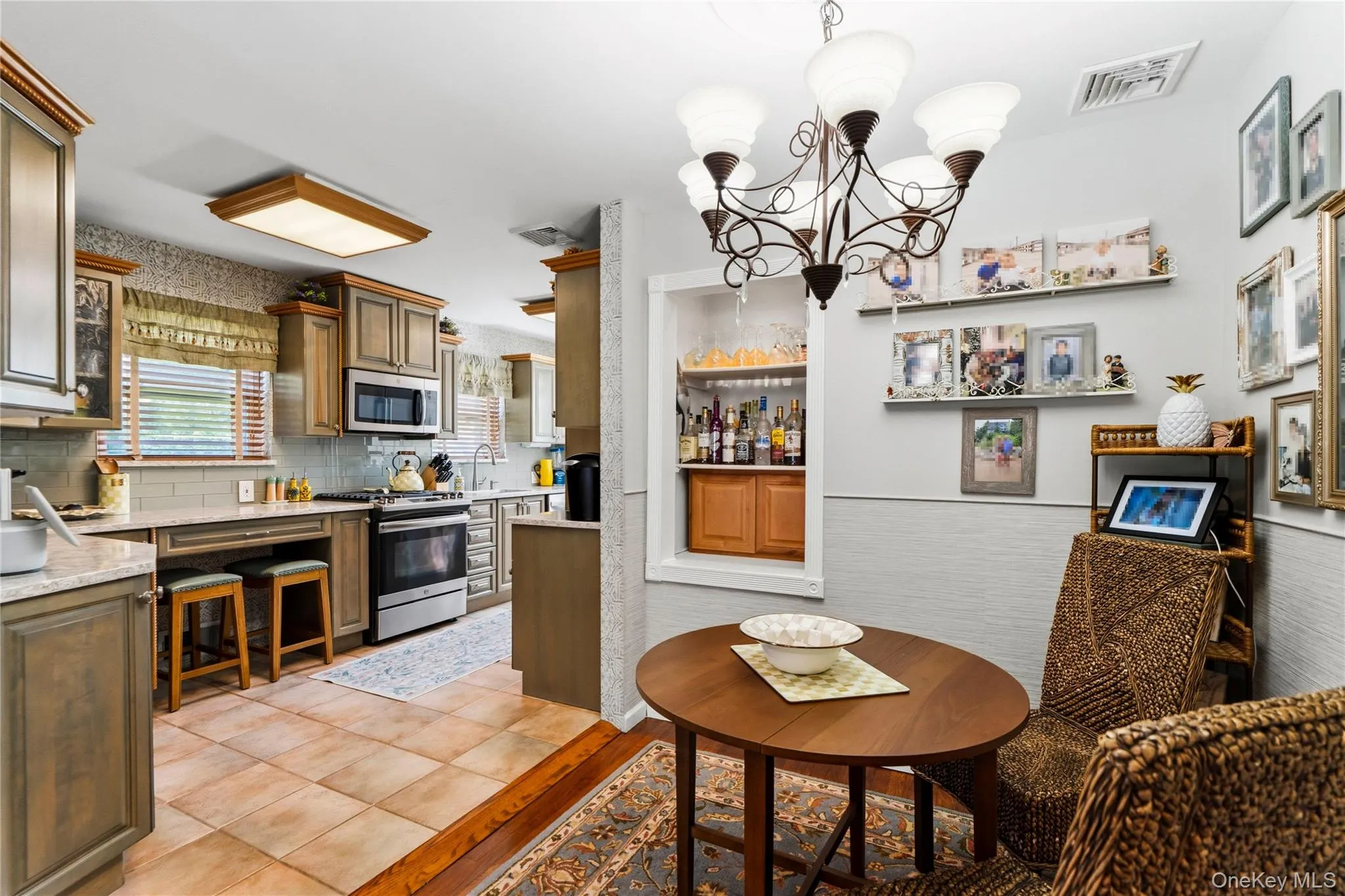 36 Lumur Drive, Islip, NY, 3 Bedrooms Bedrooms, 7 Rooms Rooms,2 BathroomsBathrooms,Residential,For Rent,Lumur,0,1010382 36 Lumur Drive, Islip, NY, 3 Bedrooms Bedrooms, 7 Rooms Rooms,2 BathroomsBathrooms,Residential,For Rent,Lumur,0,1010382