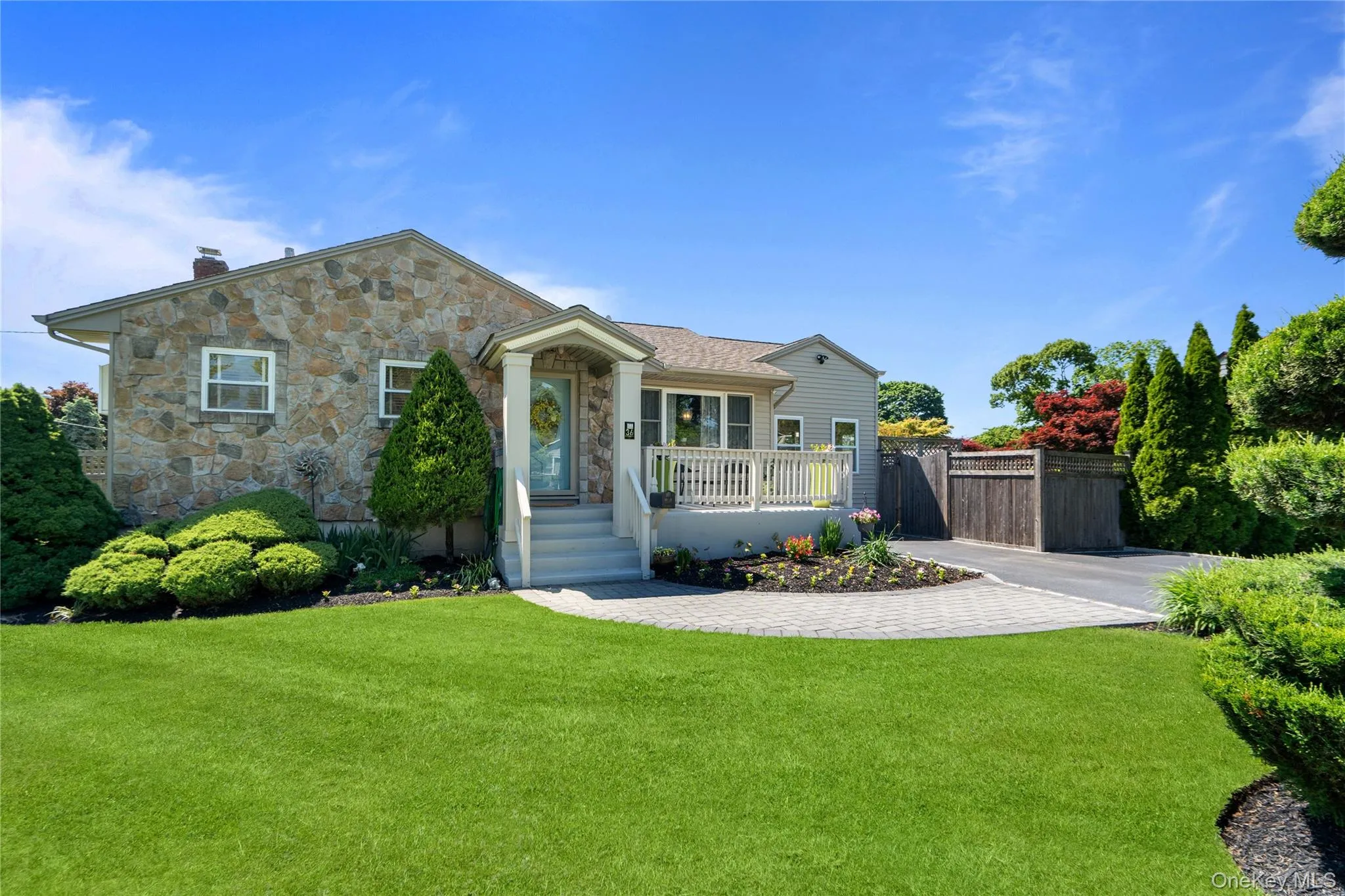 36 Lumur Drive, Islip, NY, 3 Bedrooms Bedrooms, 7 Rooms Rooms,2 BathroomsBathrooms,Residential,For Rent,Lumur,0,KEY1010382 36 Lumur Drive, Islip, NY, 3 Bedrooms Bedrooms, 7 Rooms Rooms,2 BathroomsBathrooms,Residential,For Rent,Lumur,0,KEY1010382
