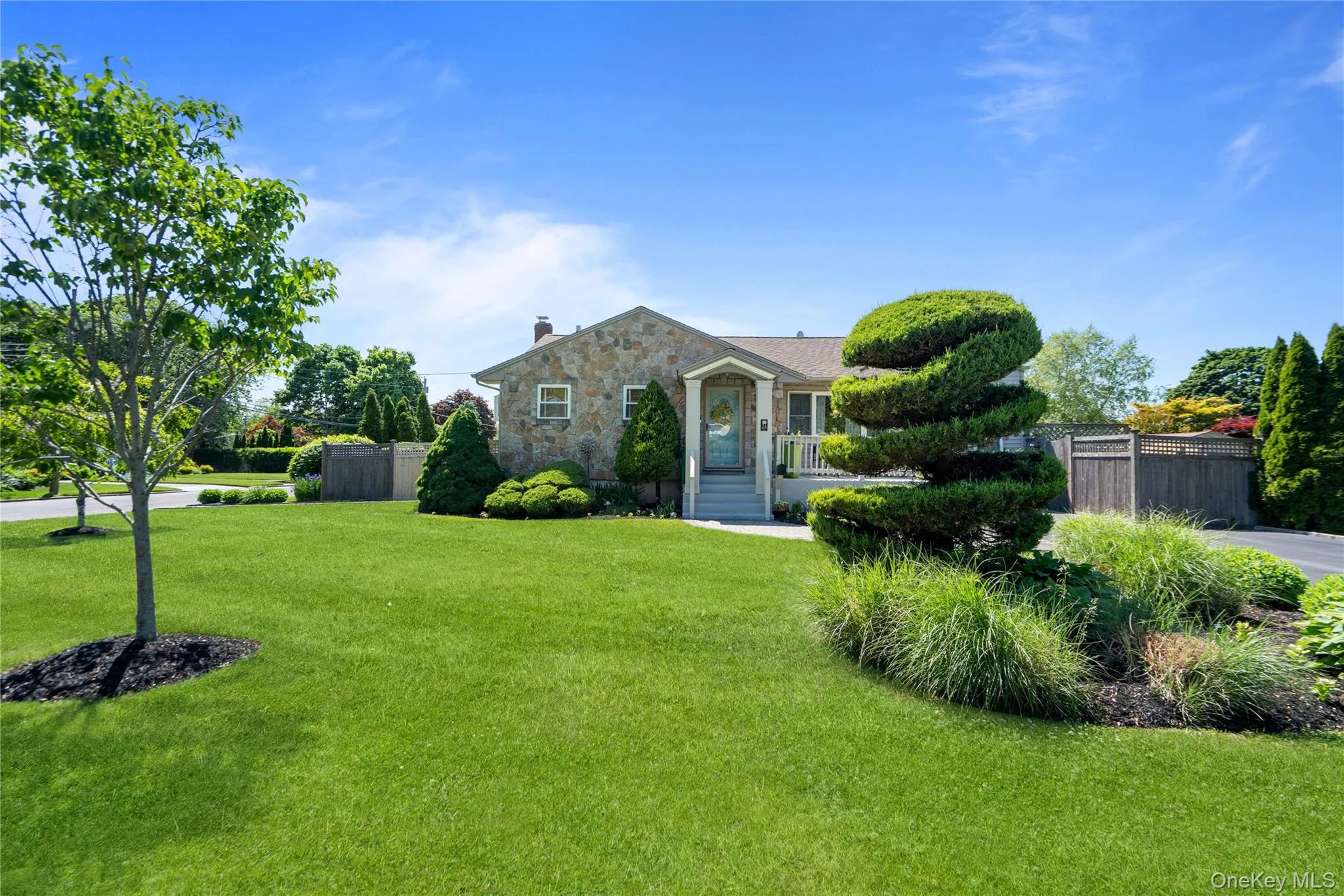 36 Lumur Drive, Islip, NY, 3 Bedrooms Bedrooms, 7 Rooms Rooms,2 BathroomsBathrooms,Residential,For Rent,Lumur,0,1010382 36 Lumur Drive, Islip, NY, 3 Bedrooms Bedrooms, 7 Rooms Rooms,2 BathroomsBathrooms,Residential,For Rent,Lumur,0,1010382