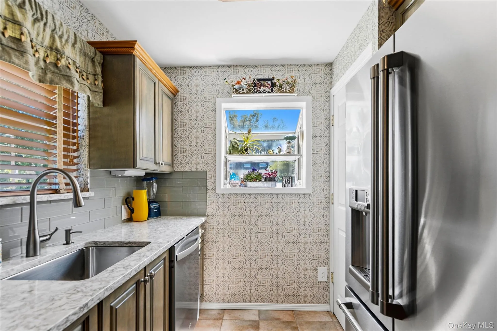 36 Lumur Drive, Islip, NY, 3 Bedrooms Bedrooms, 7 Rooms Rooms,2 BathroomsBathrooms,Residential,For Rent,Lumur,0,KEY1010382 36 Lumur Drive, Islip, NY, 3 Bedrooms Bedrooms, 7 Rooms Rooms,2 BathroomsBathrooms,Residential,For Rent,Lumur,0,KEY1010382