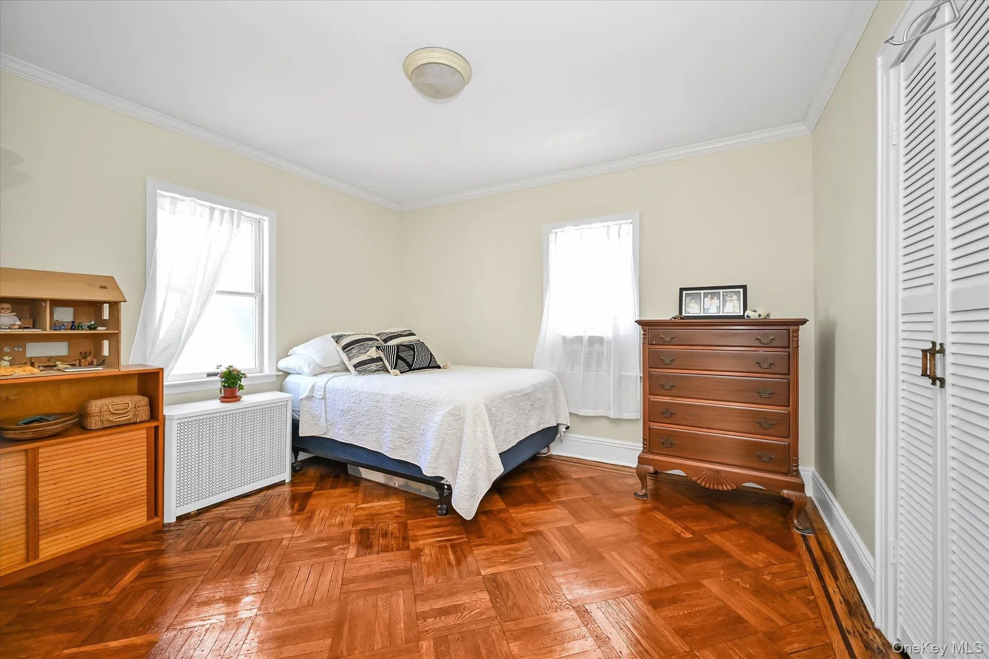 Second BedRoom With Decorative Parquet Floor. Second BedRoom With Decorative Parquet Floor.