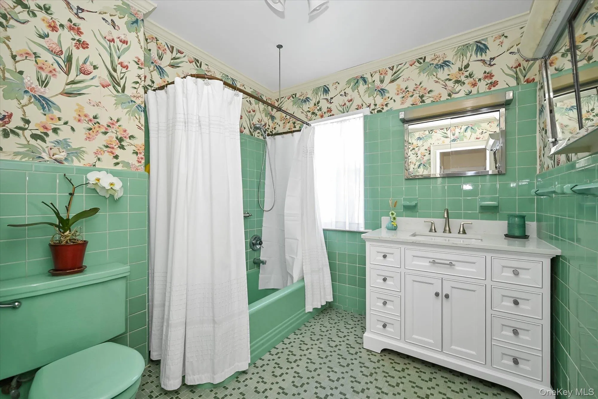 Full Hall Bathroom Full Hall Bathroom