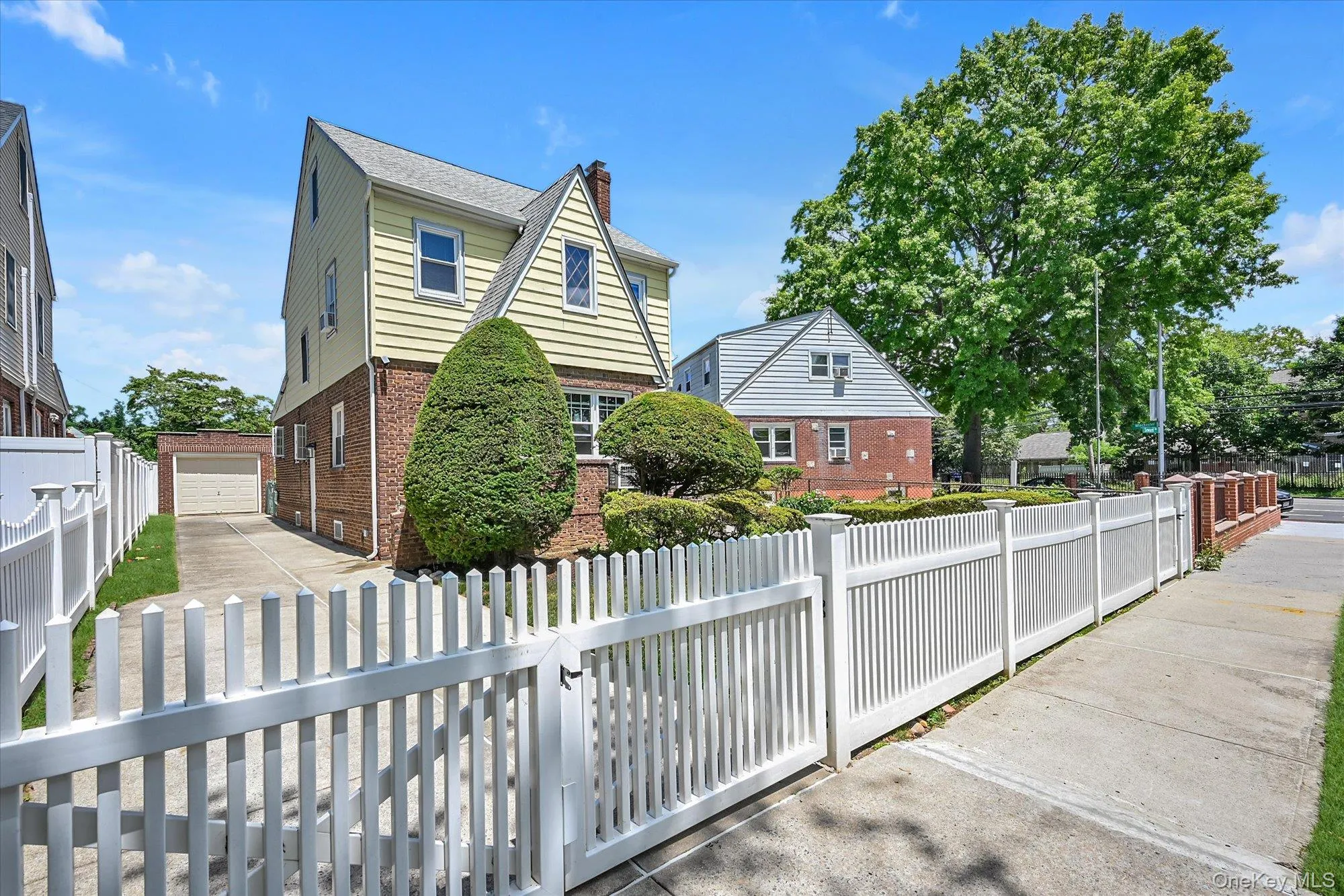 Front Of House WIth Private Driveway. Fenced all around. Front Of House WIth Private Driveway. Fenced all around.