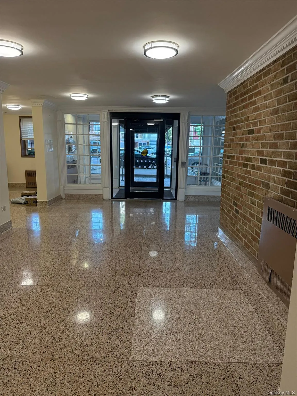 MAIN LOBBY ENTRANCE MAIN LOBBY ENTRANCE