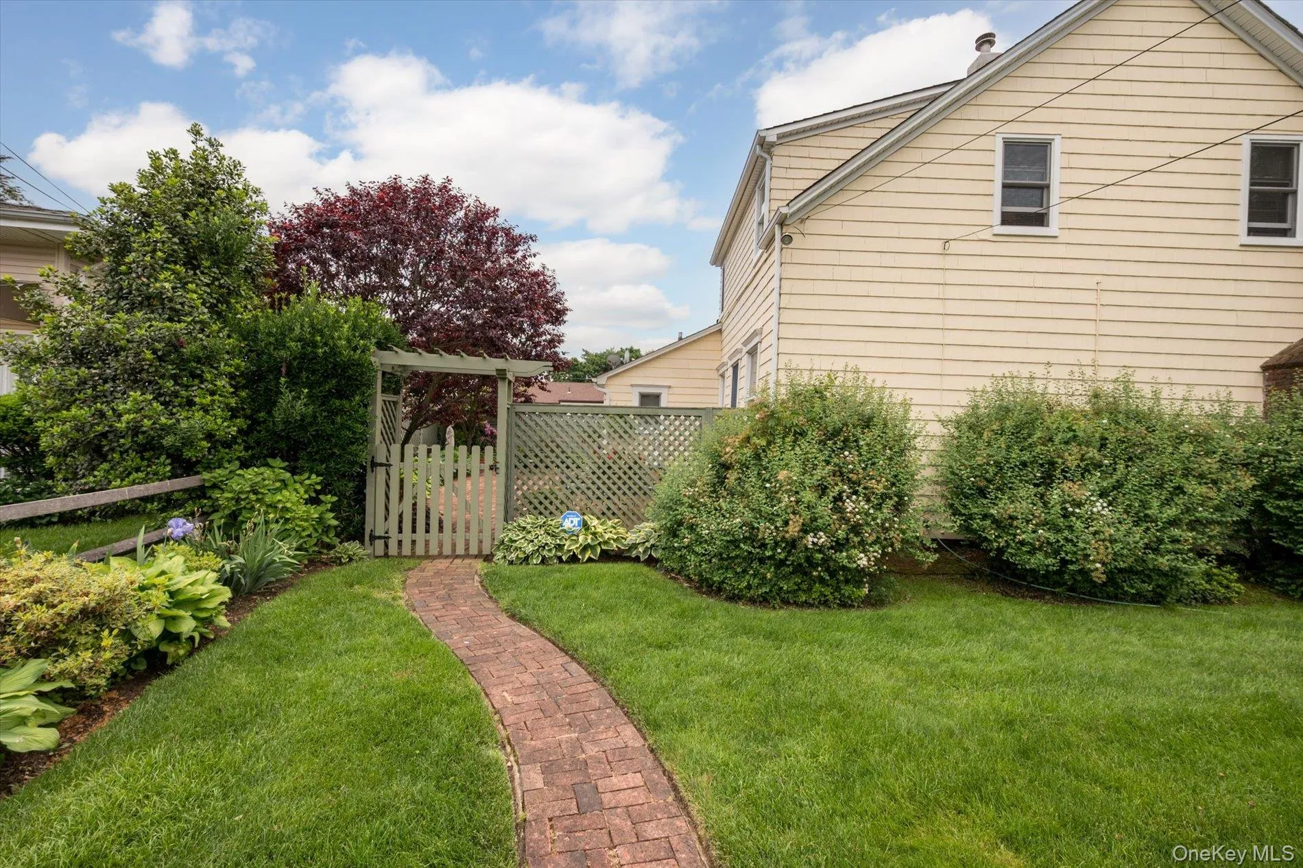 63 Cedar Road, North Hempstead, NY, 3 Bedrooms Bedrooms, 7 Rooms Rooms,1 BathroomBathrooms,Residential,For Rent,Cedar,0,1010392 63 Cedar Road, North Hempstead, NY, 3 Bedrooms Bedrooms, 7 Rooms Rooms,1 BathroomBathrooms,Residential,For Rent,Cedar,0,1010392