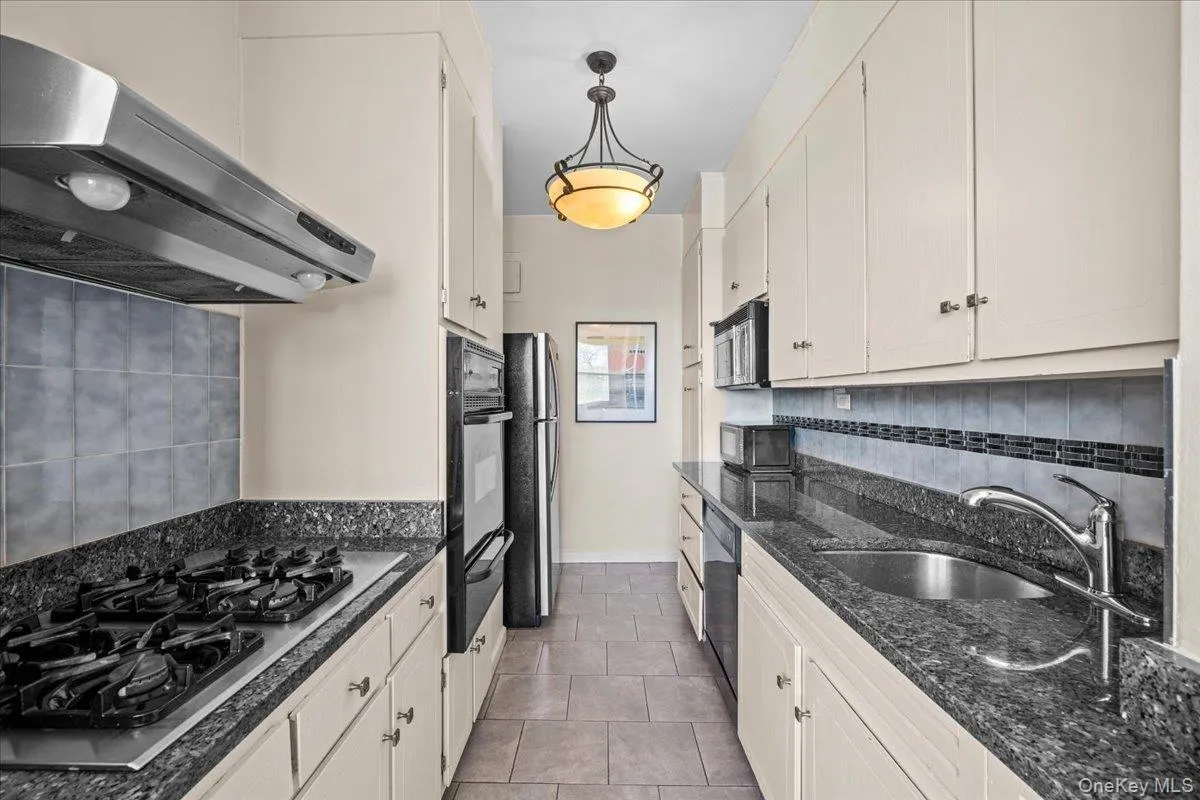 555 Kappock Street, New York, NY, 2 Bedrooms Bedrooms, 5 Rooms Rooms,2 BathroomsBathrooms,Residential,For Rent,Kappock,0,1010394 555 Kappock Street, New York, NY, 2 Bedrooms Bedrooms, 5 Rooms Rooms,2 BathroomsBathrooms,Residential,For Rent,Kappock,0,1010394