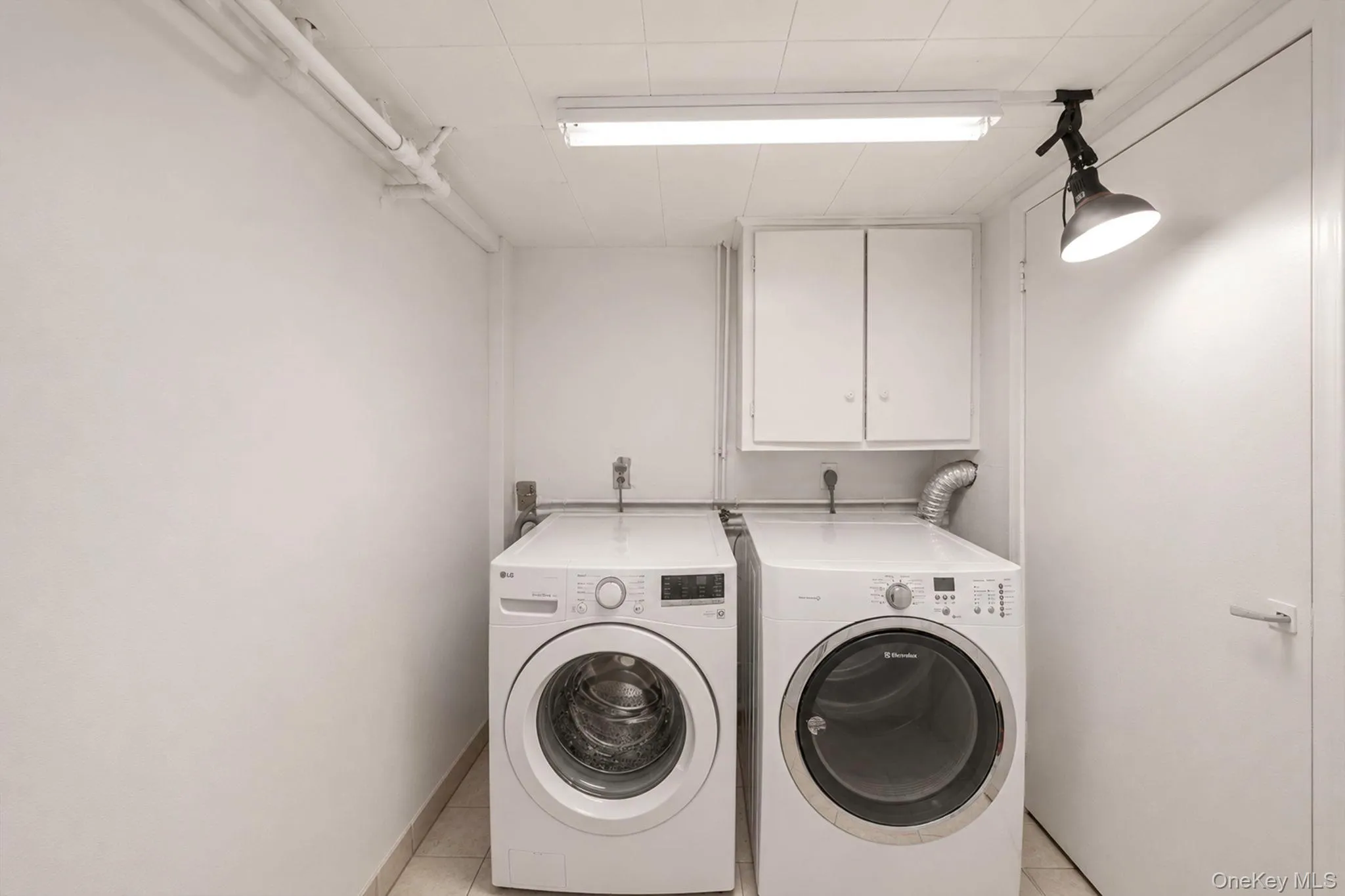 68 Myles Avenue, Hempstead, NY, 3 Bedrooms Bedrooms, 10 Rooms Rooms,3 BathroomsBathrooms,Residential,For Rent,Myles,0,1010395 68 Myles Avenue, Hempstead, NY, 3 Bedrooms Bedrooms, 10 Rooms Rooms,3 BathroomsBathrooms,Residential,For Rent,Myles,0,1010395