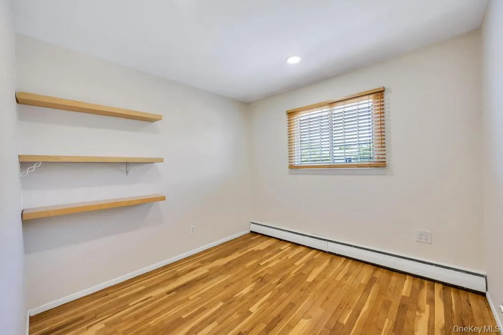 25 Laurel Place, Oyster Bay, NY, 5 Bedrooms Bedrooms, 10 Rooms Rooms,3 BathroomsBathrooms,Residential,For Rent,Laurel,0,1010397 25 Laurel Place, Oyster Bay, NY, 5 Bedrooms Bedrooms, 10 Rooms Rooms,3 BathroomsBathrooms,Residential,For Rent,Laurel,0,1010397