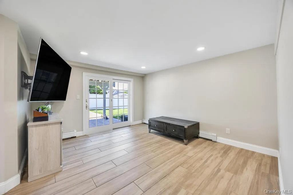 25 Laurel Place, Oyster Bay, NY, 5 Bedrooms Bedrooms, 10 Rooms Rooms,3 BathroomsBathrooms,Residential,For Rent,Laurel,0,1010397 25 Laurel Place, Oyster Bay, NY, 5 Bedrooms Bedrooms, 10 Rooms Rooms,3 BathroomsBathrooms,Residential,For Rent,Laurel,0,1010397