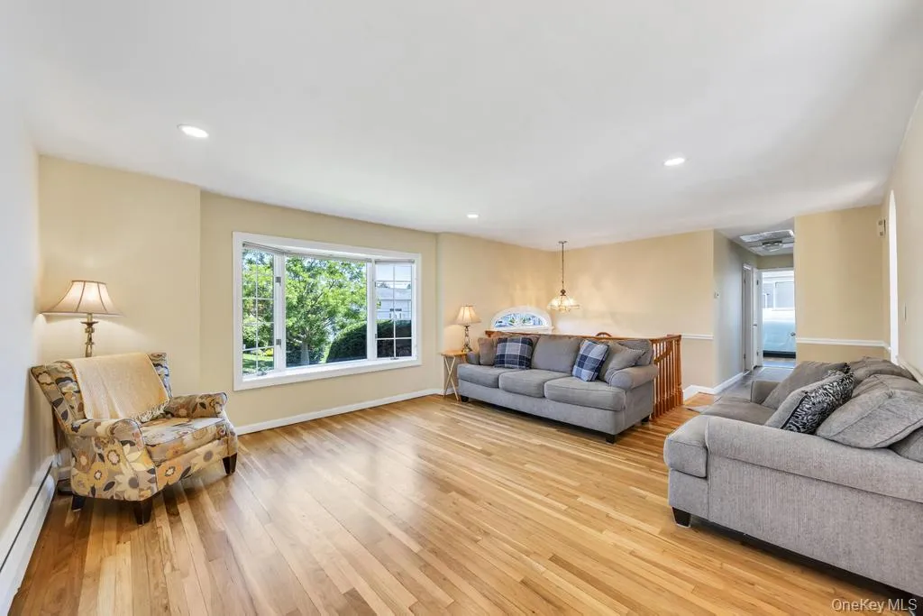 25 Laurel Place, Oyster Bay, NY, 5 Bedrooms Bedrooms, 10 Rooms Rooms,3 BathroomsBathrooms,Residential,For Rent,Laurel,0,1010397 25 Laurel Place, Oyster Bay, NY, 5 Bedrooms Bedrooms, 10 Rooms Rooms,3 BathroomsBathrooms,Residential,For Rent,Laurel,0,1010397