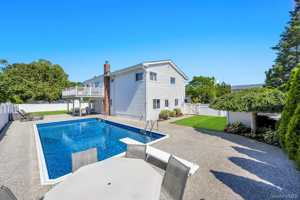 25 Laurel Place, Oyster Bay, NY, 5 Bedrooms Bedrooms, 10 Rooms Rooms,3 BathroomsBathrooms,Residential,For Rent,Laurel,0,1010397 25 Laurel Place, Oyster Bay, NY, 5 Bedrooms Bedrooms, 10 Rooms Rooms,3 BathroomsBathrooms,Residential,For Rent,Laurel,0,1010397