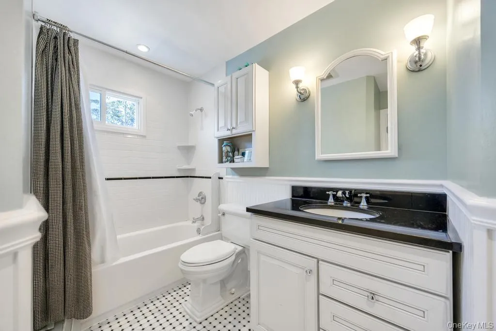 25 Laurel Place, Oyster Bay, NY, 5 Bedrooms Bedrooms, 10 Rooms Rooms,3 BathroomsBathrooms,Residential,For Rent,Laurel,0,1010397 25 Laurel Place, Oyster Bay, NY, 5 Bedrooms Bedrooms, 10 Rooms Rooms,3 BathroomsBathrooms,Residential,For Rent,Laurel,0,1010397