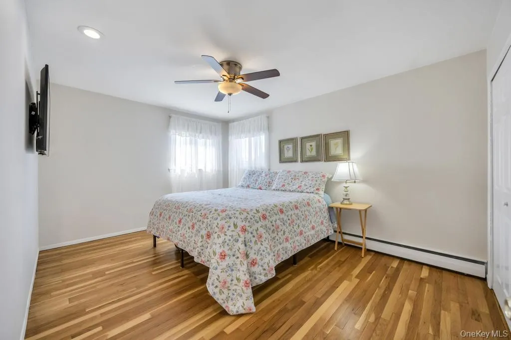 25 Laurel Place, Oyster Bay, NY, 5 Bedrooms Bedrooms, 10 Rooms Rooms,3 BathroomsBathrooms,Residential,For Rent,Laurel,0,1010397 25 Laurel Place, Oyster Bay, NY, 5 Bedrooms Bedrooms, 10 Rooms Rooms,3 BathroomsBathrooms,Residential,For Rent,Laurel,0,1010397
