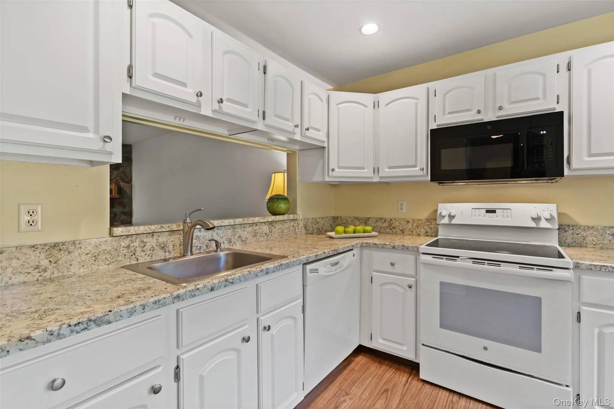 122 Woods Brooke Circle, Ossining, NY, 2 Bedrooms Bedrooms, 5 Rooms Rooms,2 BathroomsBathrooms,Residential,For Rent,Woods Brooke,0,1010405 122 Woods Brooke Circle, Ossining, NY, 2 Bedrooms Bedrooms, 5 Rooms Rooms,2 BathroomsBathrooms,Residential,For Rent,Woods Brooke,0,1010405