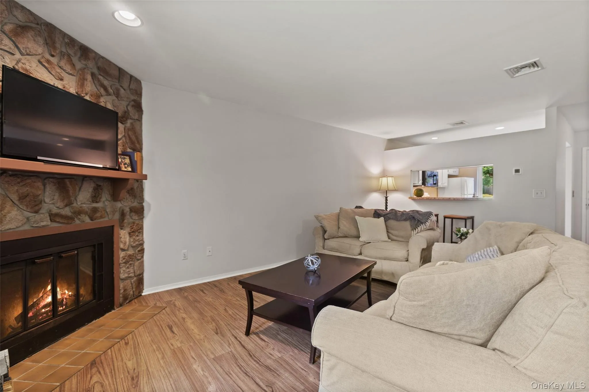 122 Woods Brooke Circle, Ossining, NY, 2 Bedrooms Bedrooms, 5 Rooms Rooms,2 BathroomsBathrooms,Residential,For Rent,Woods Brooke,0,1010405 122 Woods Brooke Circle, Ossining, NY, 2 Bedrooms Bedrooms, 5 Rooms Rooms,2 BathroomsBathrooms,Residential,For Rent,Woods Brooke,0,1010405