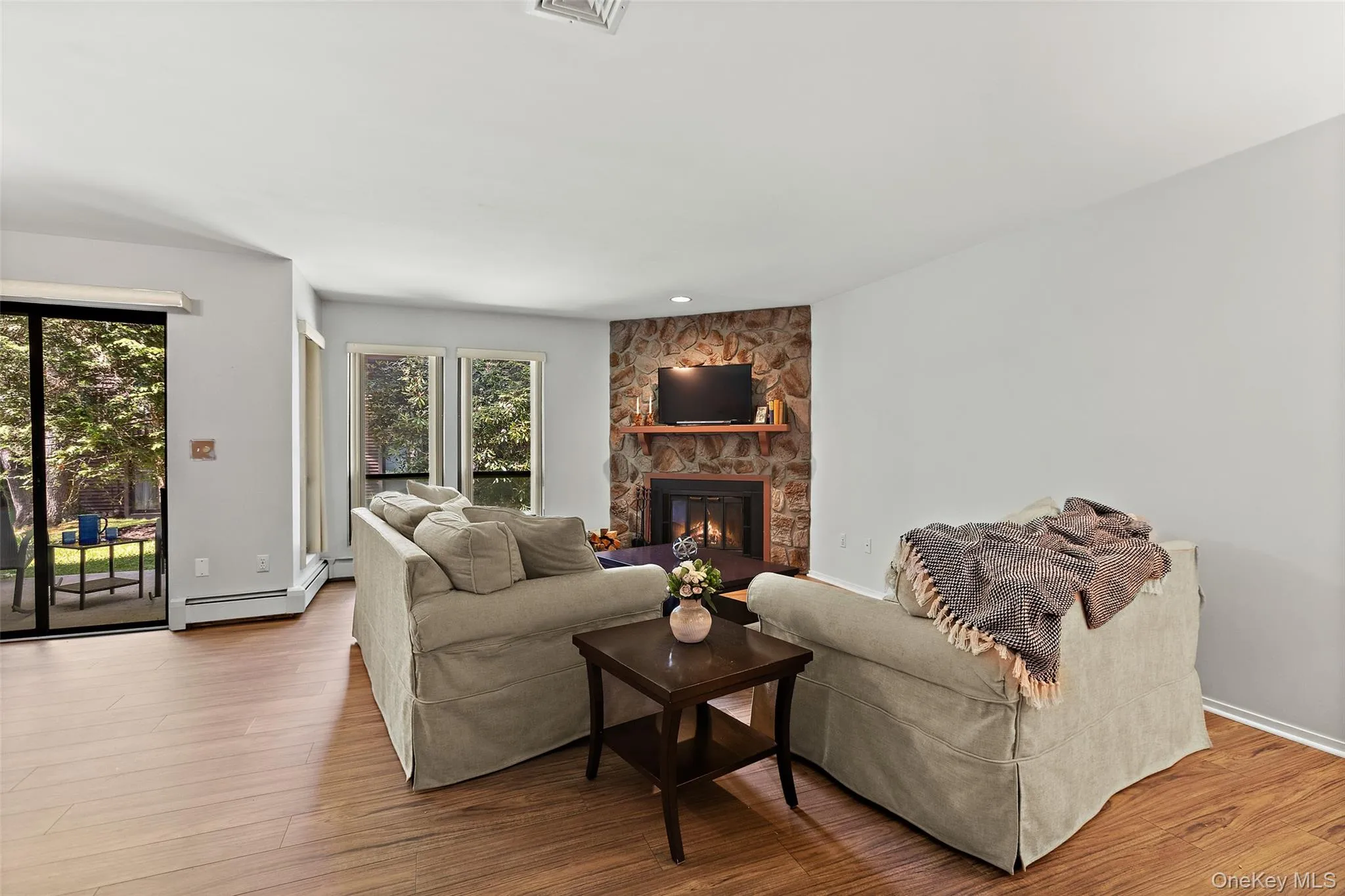 122 Woods Brooke Circle, Ossining, NY, 2 Bedrooms Bedrooms, 5 Rooms Rooms,2 BathroomsBathrooms,Residential,For Rent,Woods Brooke,0,1010405 122 Woods Brooke Circle, Ossining, NY, 2 Bedrooms Bedrooms, 5 Rooms Rooms,2 BathroomsBathrooms,Residential,For Rent,Woods Brooke,0,1010405