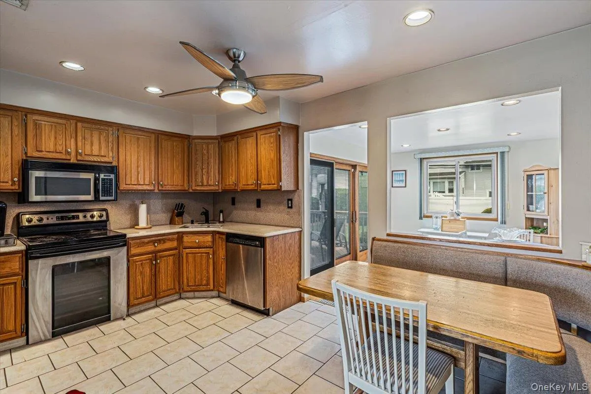 226 Margaret Drive, Hempstead, NY, 4 Bedrooms Bedrooms, 8 Rooms Rooms,2 BathroomsBathrooms,Residential,For Rent,Margaret,0,1010406 226 Margaret Drive, Hempstead, NY, 4 Bedrooms Bedrooms, 8 Rooms Rooms,2 BathroomsBathrooms,Residential,For Rent,Margaret,0,1010406