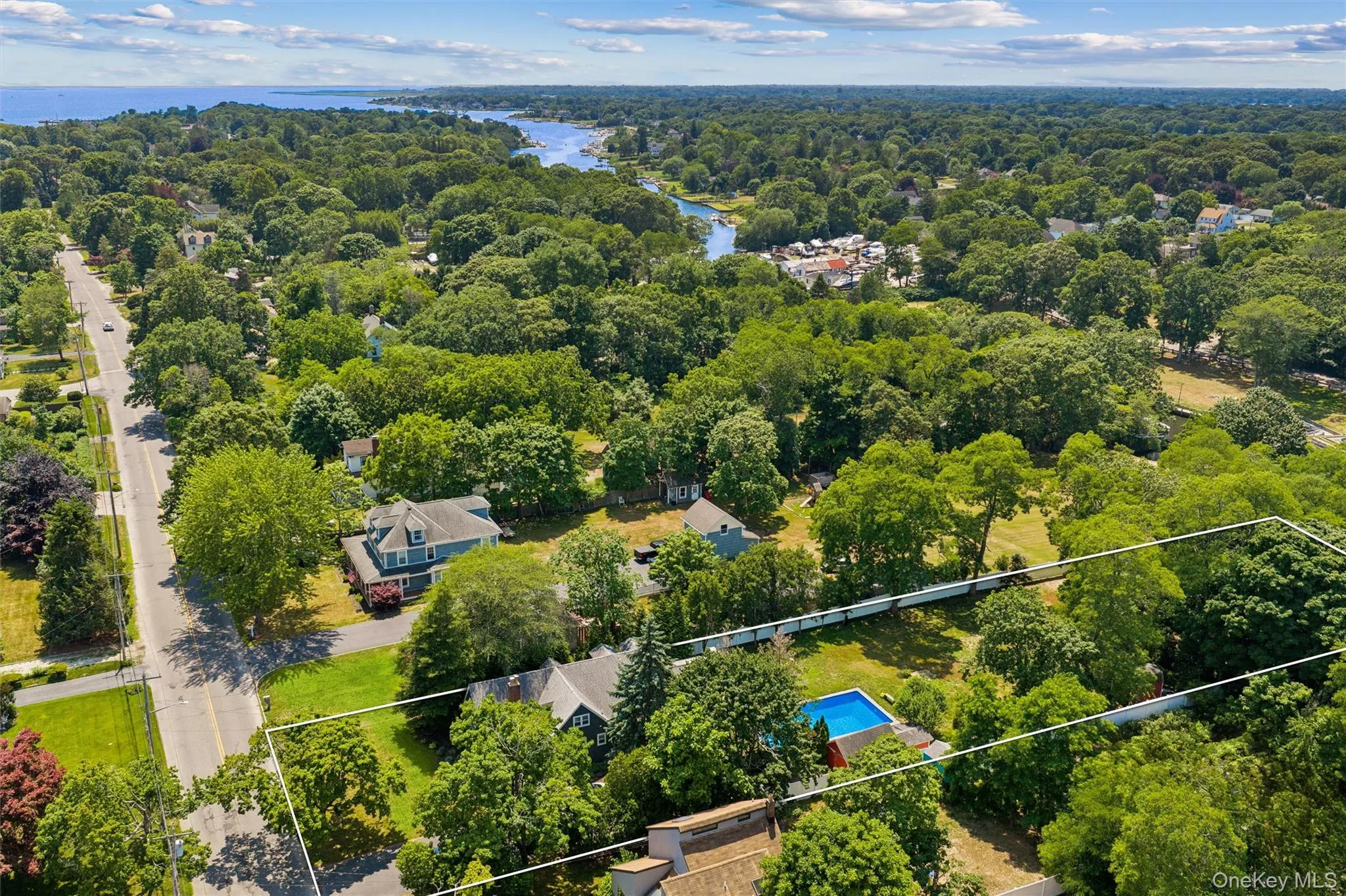 16 Union Avenue, Brookhaven, NY, 4 Bedrooms Bedrooms, 8 Rooms Rooms,2 BathroomsBathrooms,Residential,For Rent,Union,0,1010407 16 Union Avenue, Brookhaven, NY, 4 Bedrooms Bedrooms, 8 Rooms Rooms,2 BathroomsBathrooms,Residential,For Rent,Union,0,1010407