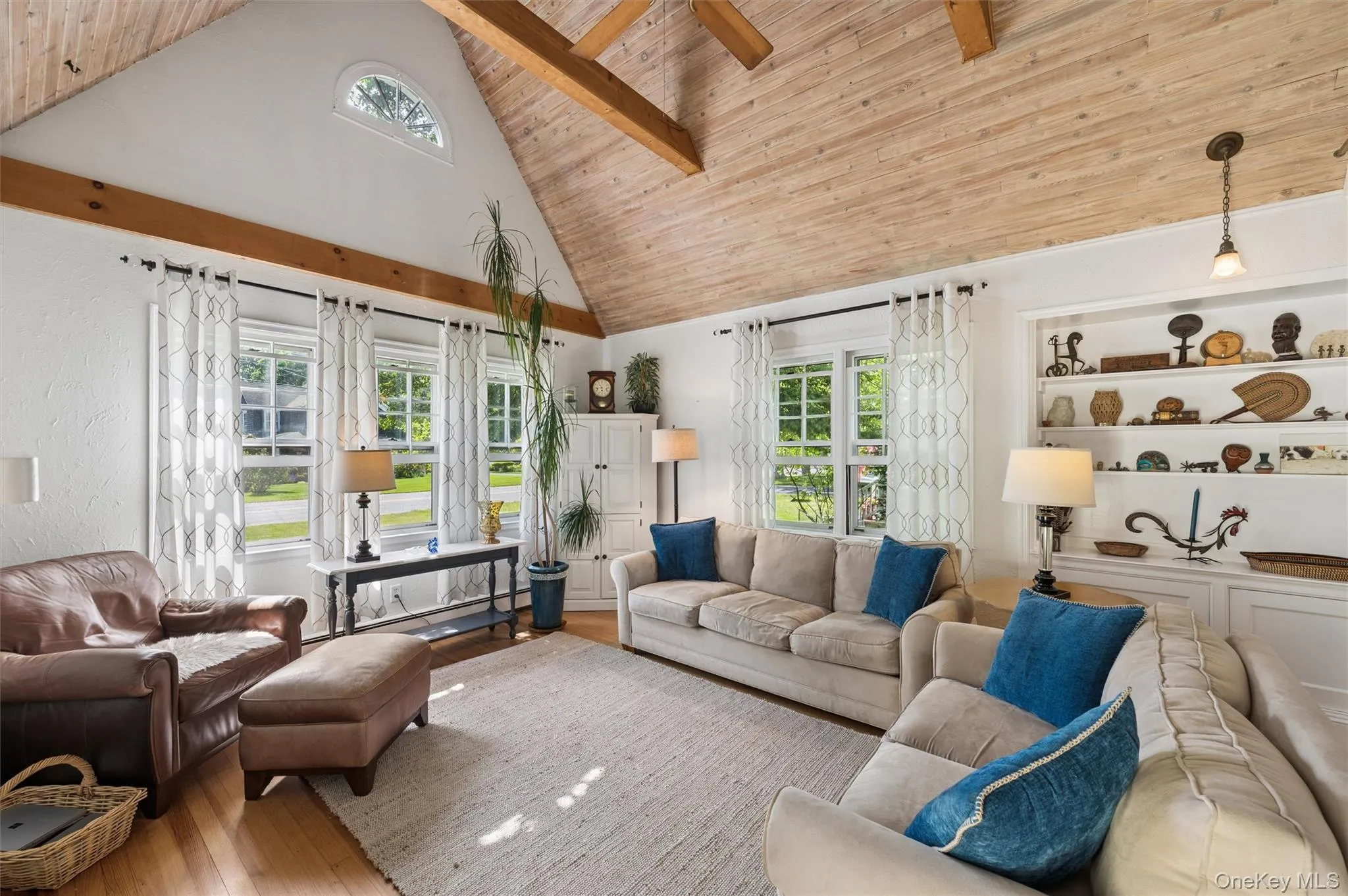 16 Union Avenue, Brookhaven, NY, 4 Bedrooms Bedrooms, 8 Rooms Rooms,2 BathroomsBathrooms,Residential,For Rent,Union,0,1010407 16 Union Avenue, Brookhaven, NY, 4 Bedrooms Bedrooms, 8 Rooms Rooms,2 BathroomsBathrooms,Residential,For Rent,Union,0,1010407