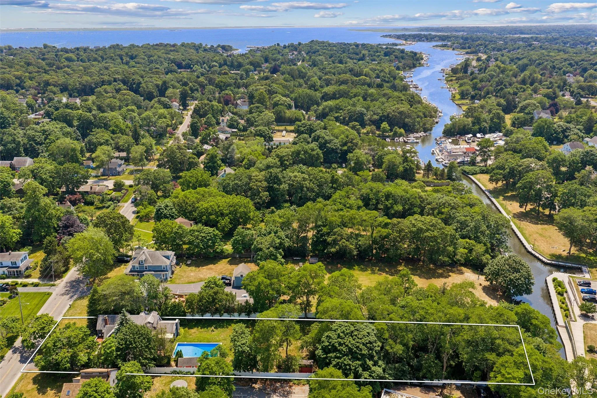 16 Union Avenue, Brookhaven, NY, 4 Bedrooms Bedrooms, 8 Rooms Rooms,2 BathroomsBathrooms,Residential,For Rent,Union,0,1010407 16 Union Avenue, Brookhaven, NY, 4 Bedrooms Bedrooms, 8 Rooms Rooms,2 BathroomsBathrooms,Residential,For Rent,Union,0,1010407