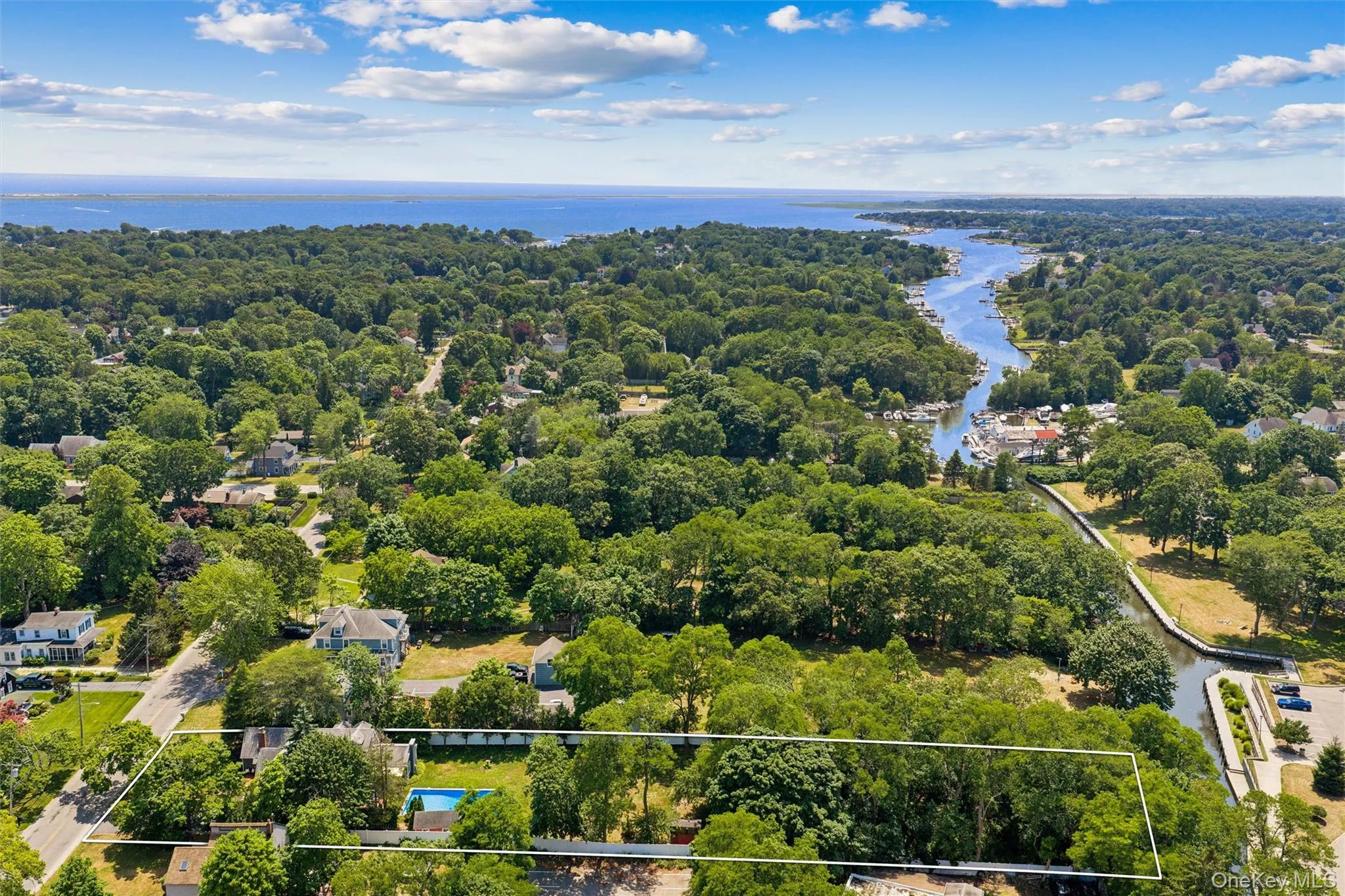 16 Union Avenue, Brookhaven, NY, 4 Bedrooms Bedrooms, 8 Rooms Rooms,2 BathroomsBathrooms,Residential,For Rent,Union,0,1010407 16 Union Avenue, Brookhaven, NY, 4 Bedrooms Bedrooms, 8 Rooms Rooms,2 BathroomsBathrooms,Residential,For Rent,Union,0,1010407