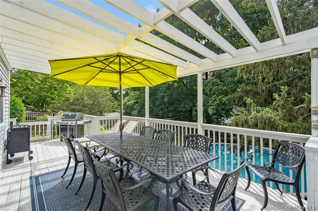 6 Cedar Avenue, Oyster Bay, NY, 4 Bedrooms Bedrooms, 9 Rooms Rooms,2 BathroomsBathrooms,Residential,For Rent,Cedar,0,1010411 6 Cedar Avenue, Oyster Bay, NY, 4 Bedrooms Bedrooms, 9 Rooms Rooms,2 BathroomsBathrooms,Residential,For Rent,Cedar,0,1010411