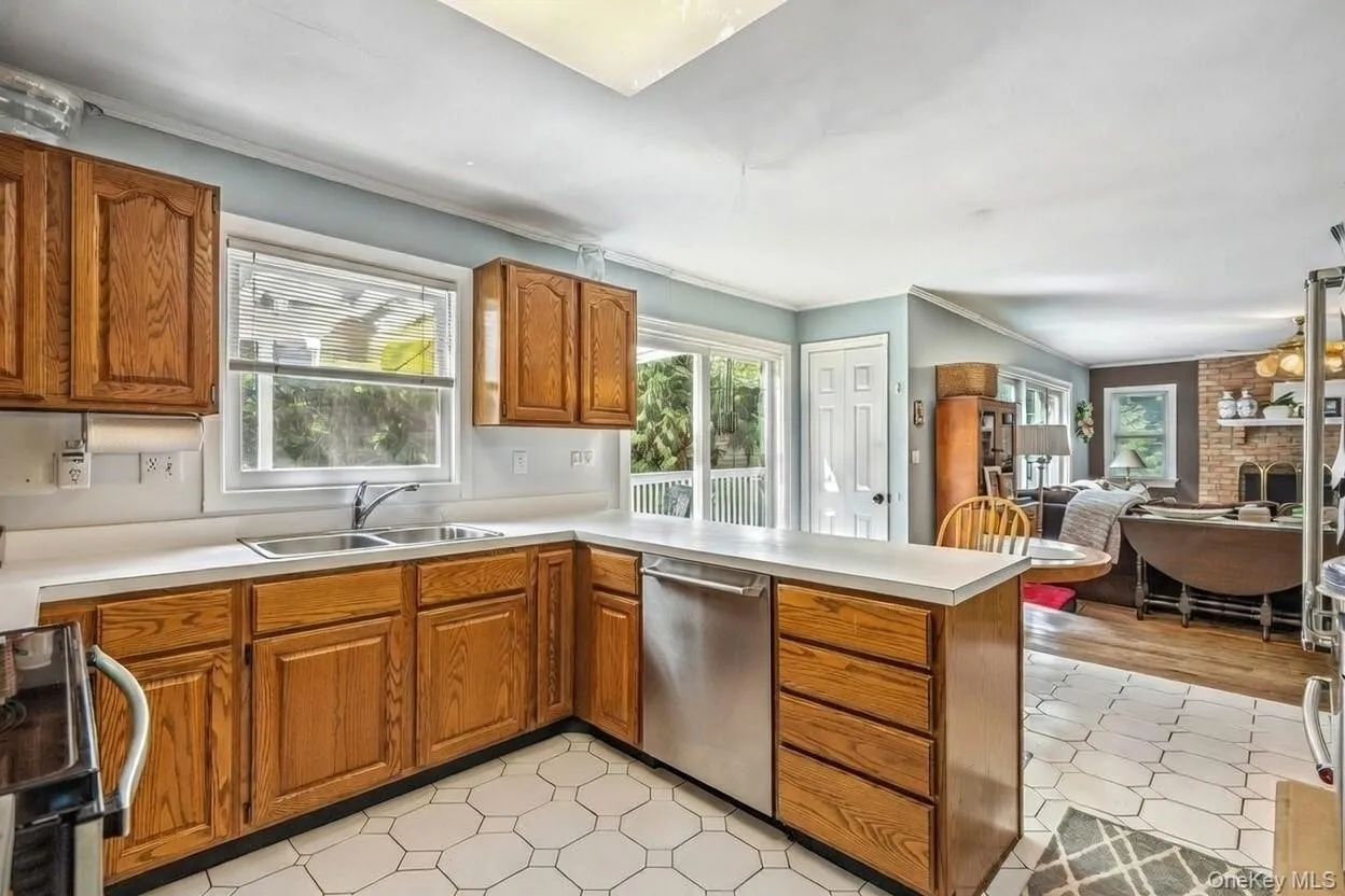 6 Cedar Avenue, Oyster Bay, NY, 4 Bedrooms Bedrooms, 9 Rooms Rooms,2 BathroomsBathrooms,Residential,For Rent,Cedar,0,1010411 6 Cedar Avenue, Oyster Bay, NY, 4 Bedrooms Bedrooms, 9 Rooms Rooms,2 BathroomsBathrooms,Residential,For Rent,Cedar,0,1010411