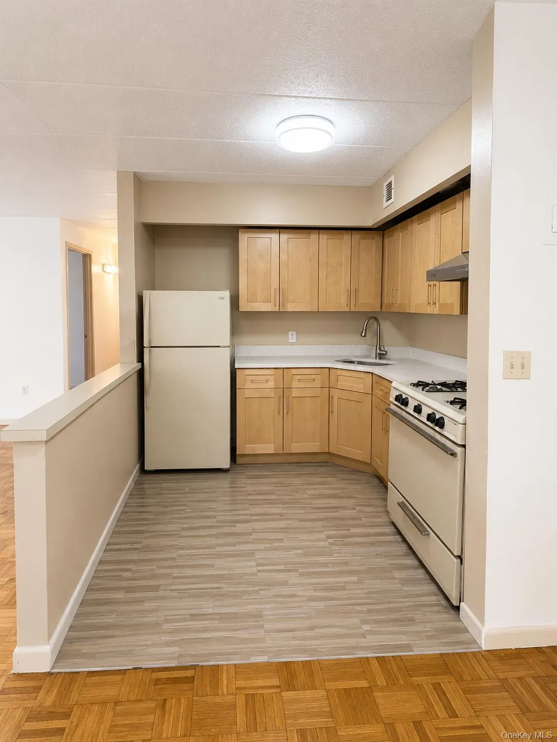 134-46 Maple Avenue, New York, NY, 1 Bedroom Bedrooms, 3 Rooms Rooms,1 BathroomBathrooms,Residential,For Rent,Maple,0,1010412 134-46 Maple Avenue, New York, NY, 1 Bedroom Bedrooms, 3 Rooms Rooms,1 BathroomBathrooms,Residential,For Rent,Maple,0,1010412