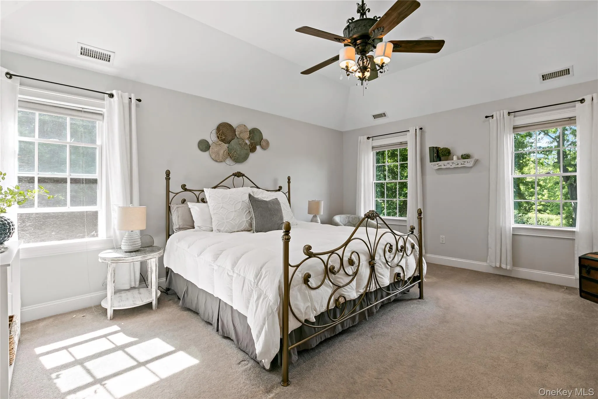 Breathtaking natural light in the primary bedroom. Breathtaking natural light in the primary bedroom.
