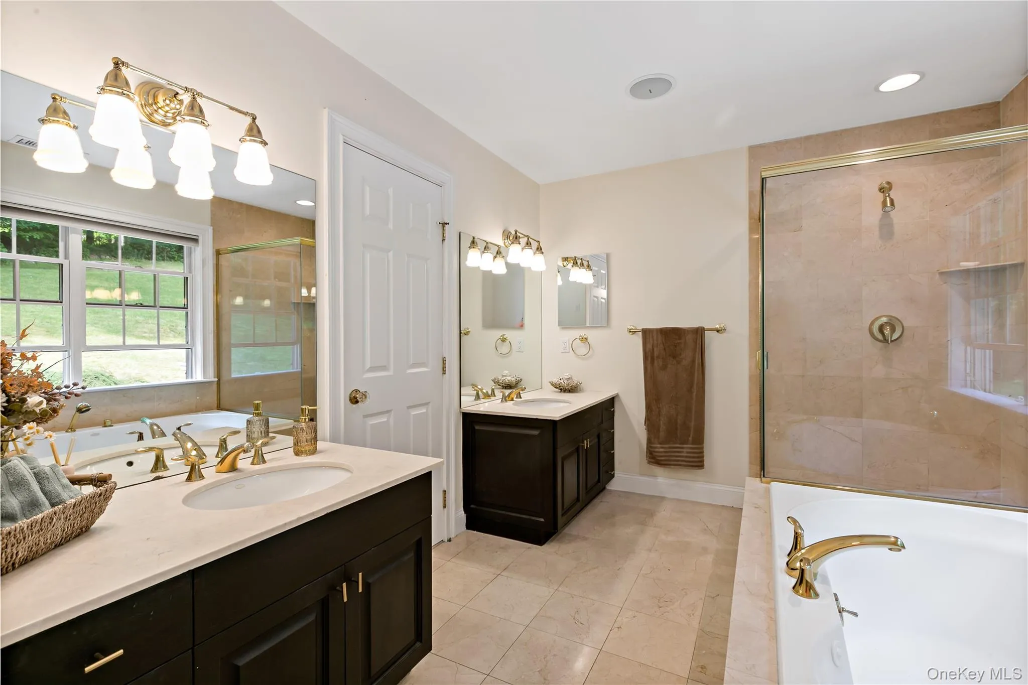 Luxurious primary bathroom. Luxurious primary bathroom.