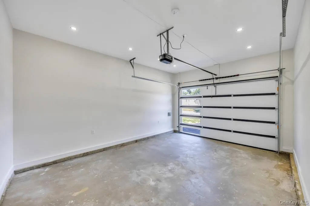 8 Table Lane, Oyster Bay, NY, 5 Bedrooms Bedrooms, 10 Rooms Rooms,5 BathroomsBathrooms,Residential,For Rent,Table,0,1010417 8 Table Lane, Oyster Bay, NY, 5 Bedrooms Bedrooms, 10 Rooms Rooms,5 BathroomsBathrooms,Residential,For Rent,Table,0,1010417
