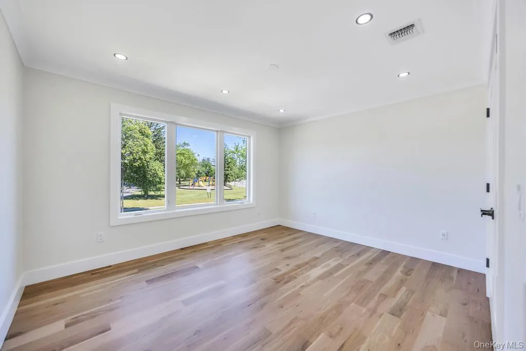 8 Table Lane, Oyster Bay, NY, 5 Bedrooms Bedrooms, 10 Rooms Rooms,5 BathroomsBathrooms,Residential,For Rent,Table,0,1010417 8 Table Lane, Oyster Bay, NY, 5 Bedrooms Bedrooms, 10 Rooms Rooms,5 BathroomsBathrooms,Residential,For Rent,Table,0,1010417