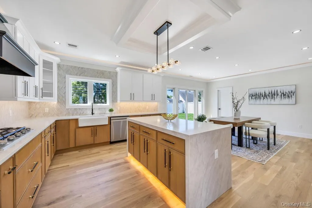 8 Table Lane, Oyster Bay, NY, 5 Bedrooms Bedrooms, 10 Rooms Rooms,5 BathroomsBathrooms,Residential,For Rent,Table,0,1010417 8 Table Lane, Oyster Bay, NY, 5 Bedrooms Bedrooms, 10 Rooms Rooms,5 BathroomsBathrooms,Residential,For Rent,Table,0,1010417