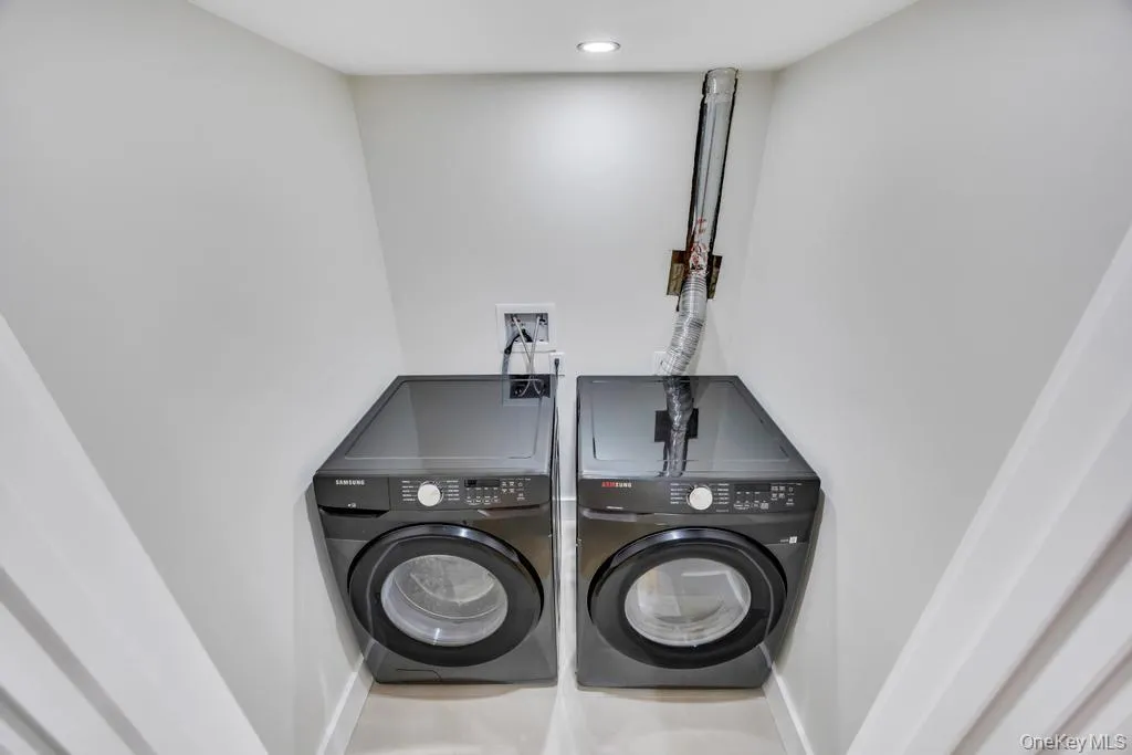 8 Table Lane, Oyster Bay, NY, 5 Bedrooms Bedrooms, 10 Rooms Rooms,5 BathroomsBathrooms,Residential,For Rent,Table,0,1010417 8 Table Lane, Oyster Bay, NY, 5 Bedrooms Bedrooms, 10 Rooms Rooms,5 BathroomsBathrooms,Residential,For Rent,Table,0,1010417