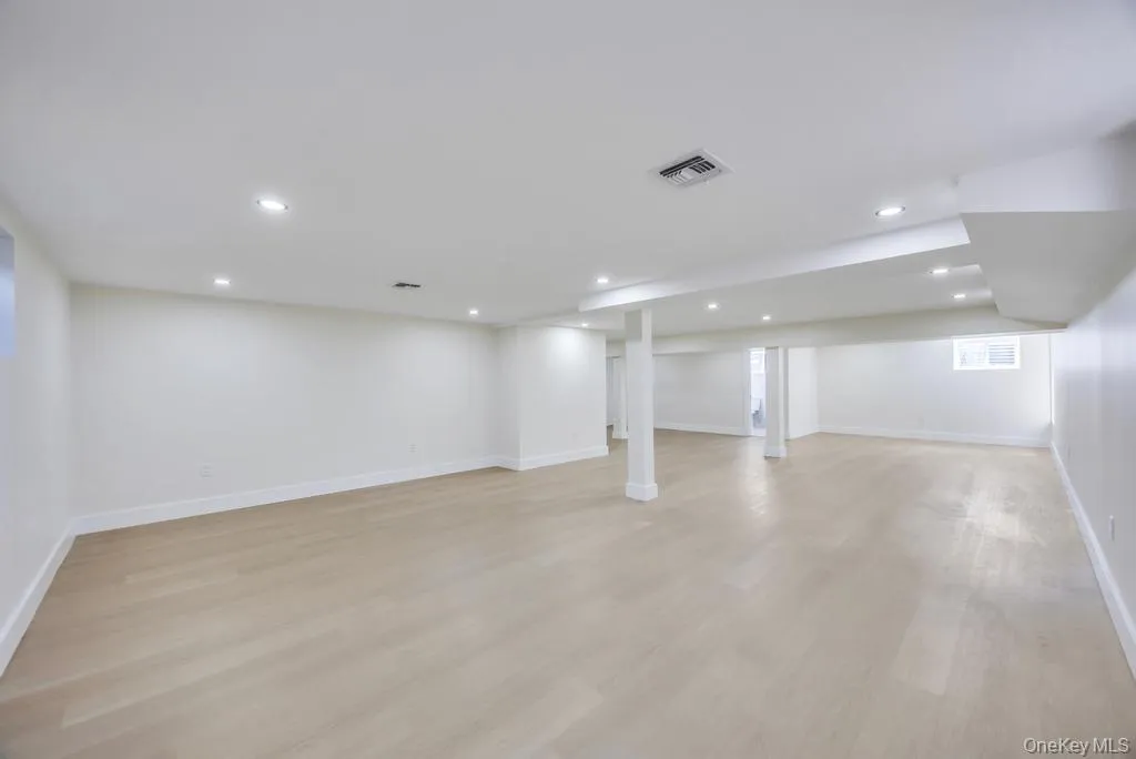 8 Table Lane, Oyster Bay, NY, 5 Bedrooms Bedrooms, 10 Rooms Rooms,5 BathroomsBathrooms,Residential,For Rent,Table,0,1010417 8 Table Lane, Oyster Bay, NY, 5 Bedrooms Bedrooms, 10 Rooms Rooms,5 BathroomsBathrooms,Residential,For Rent,Table,0,1010417