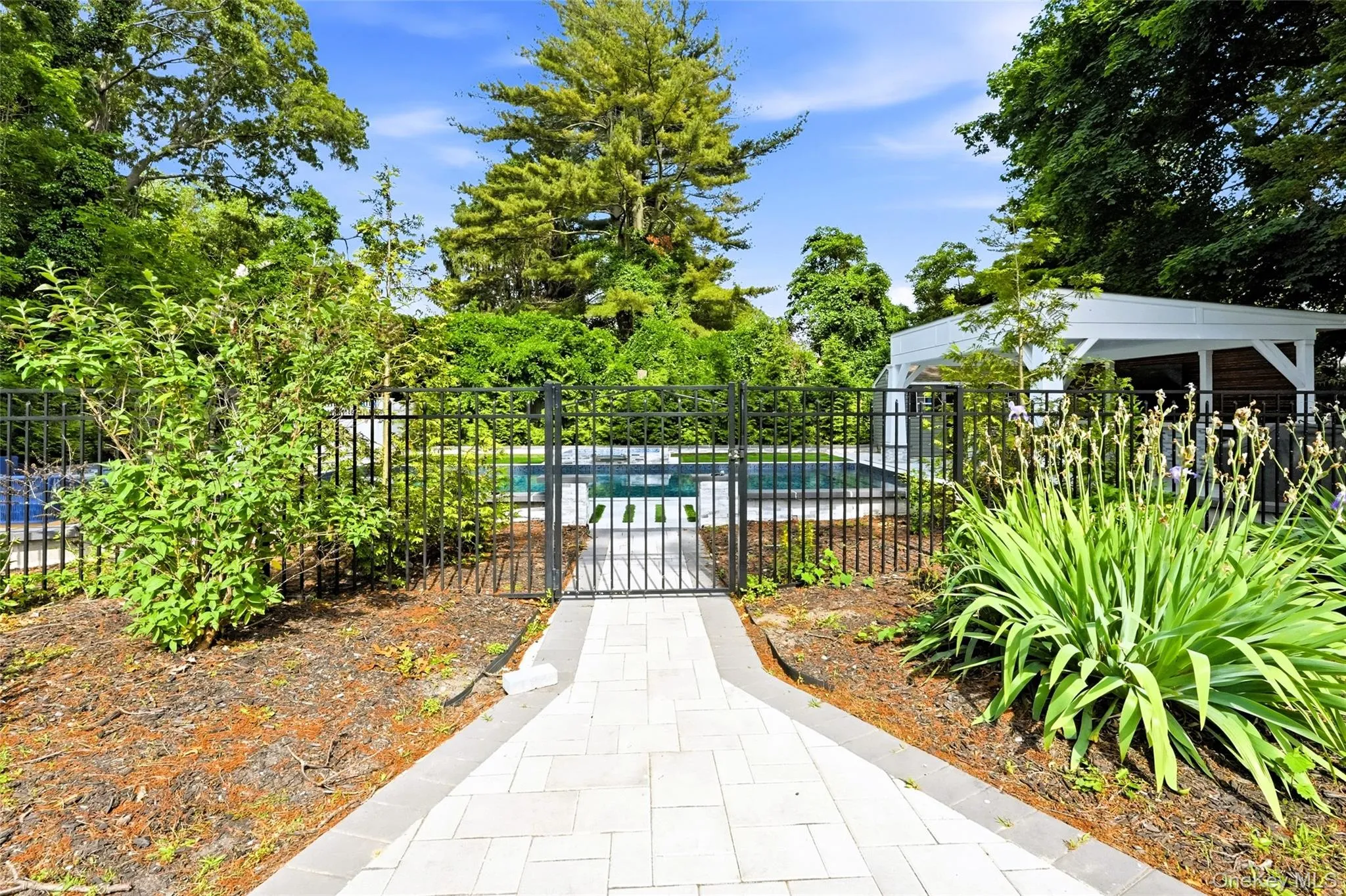 957 Gardiner Drive, Islip, NY, 4 Bedrooms Bedrooms, 9 Rooms Rooms,2 BathroomsBathrooms,Residential,For Rent,Gardiner,0,1010420 957 Gardiner Drive, Islip, NY, 4 Bedrooms Bedrooms, 9 Rooms Rooms,2 BathroomsBathrooms,Residential,For Rent,Gardiner,0,1010420