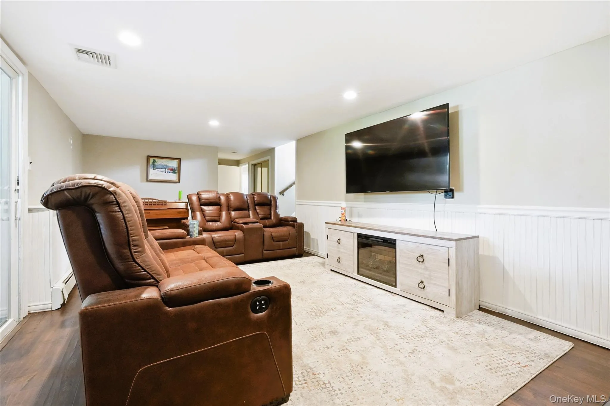957 Gardiner Drive, Islip, NY, 4 Bedrooms Bedrooms, 9 Rooms Rooms,2 BathroomsBathrooms,Residential,For Rent,Gardiner,0,1010420 957 Gardiner Drive, Islip, NY, 4 Bedrooms Bedrooms, 9 Rooms Rooms,2 BathroomsBathrooms,Residential,For Rent,Gardiner,0,1010420