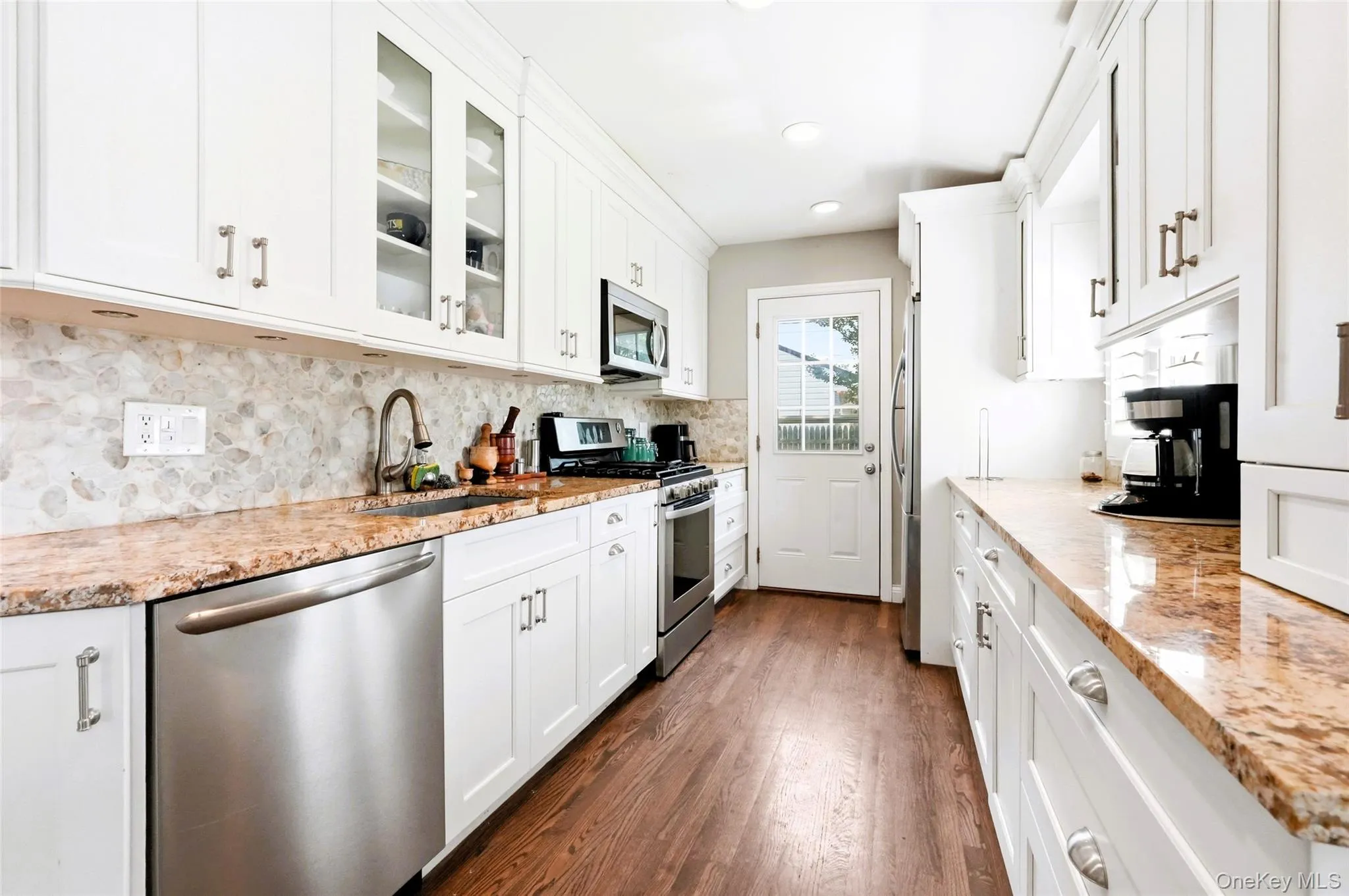 957 Gardiner Drive, Islip, NY, 4 Bedrooms Bedrooms, 9 Rooms Rooms,2 BathroomsBathrooms,Residential,For Rent,Gardiner,0,1010420 957 Gardiner Drive, Islip, NY, 4 Bedrooms Bedrooms, 9 Rooms Rooms,2 BathroomsBathrooms,Residential,For Rent,Gardiner,0,1010420