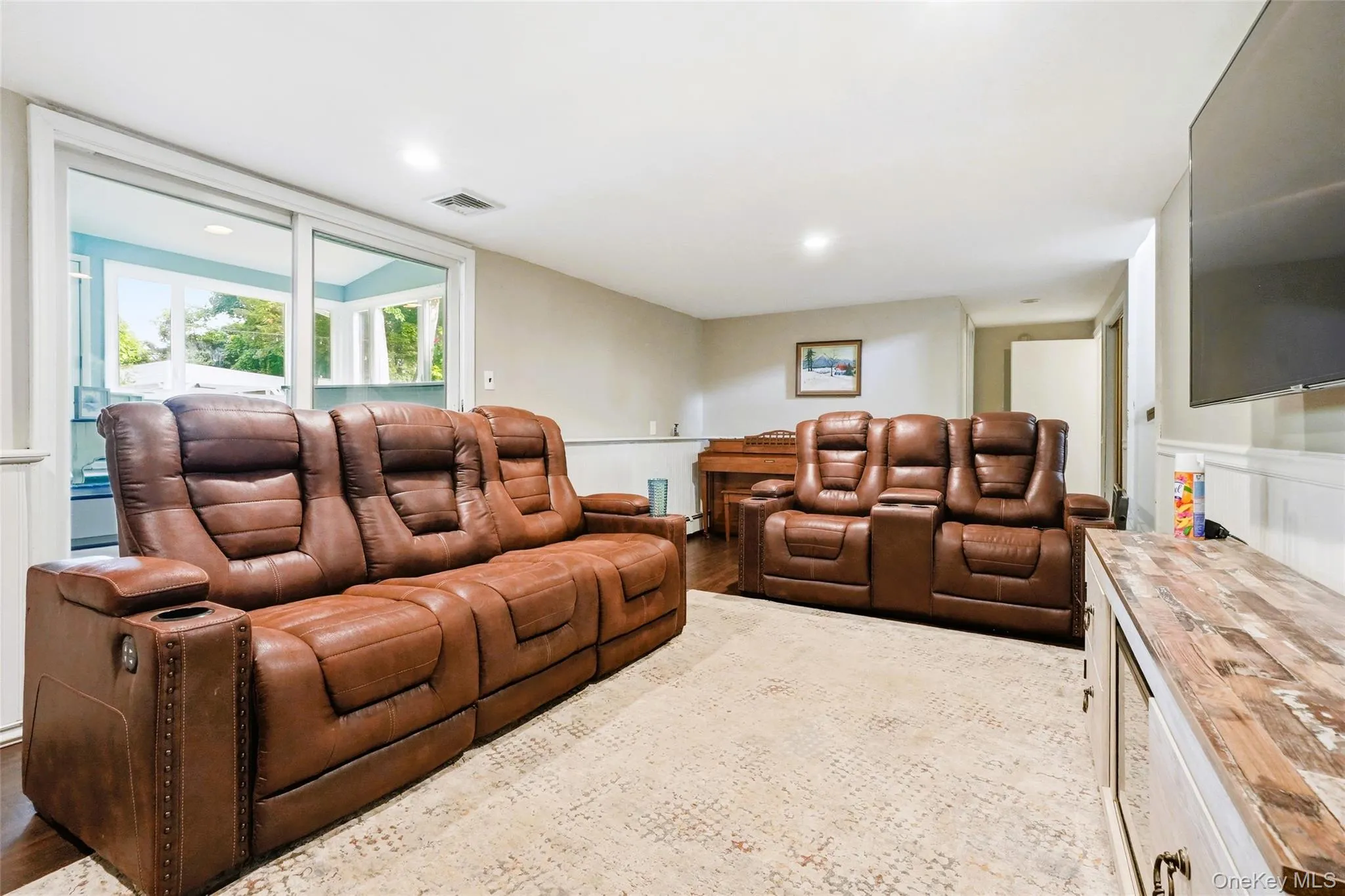 957 Gardiner Drive, Islip, NY, 4 Bedrooms Bedrooms, 9 Rooms Rooms,2 BathroomsBathrooms,Residential,For Rent,Gardiner,0,1010420 957 Gardiner Drive, Islip, NY, 4 Bedrooms Bedrooms, 9 Rooms Rooms,2 BathroomsBathrooms,Residential,For Rent,Gardiner,0,1010420
