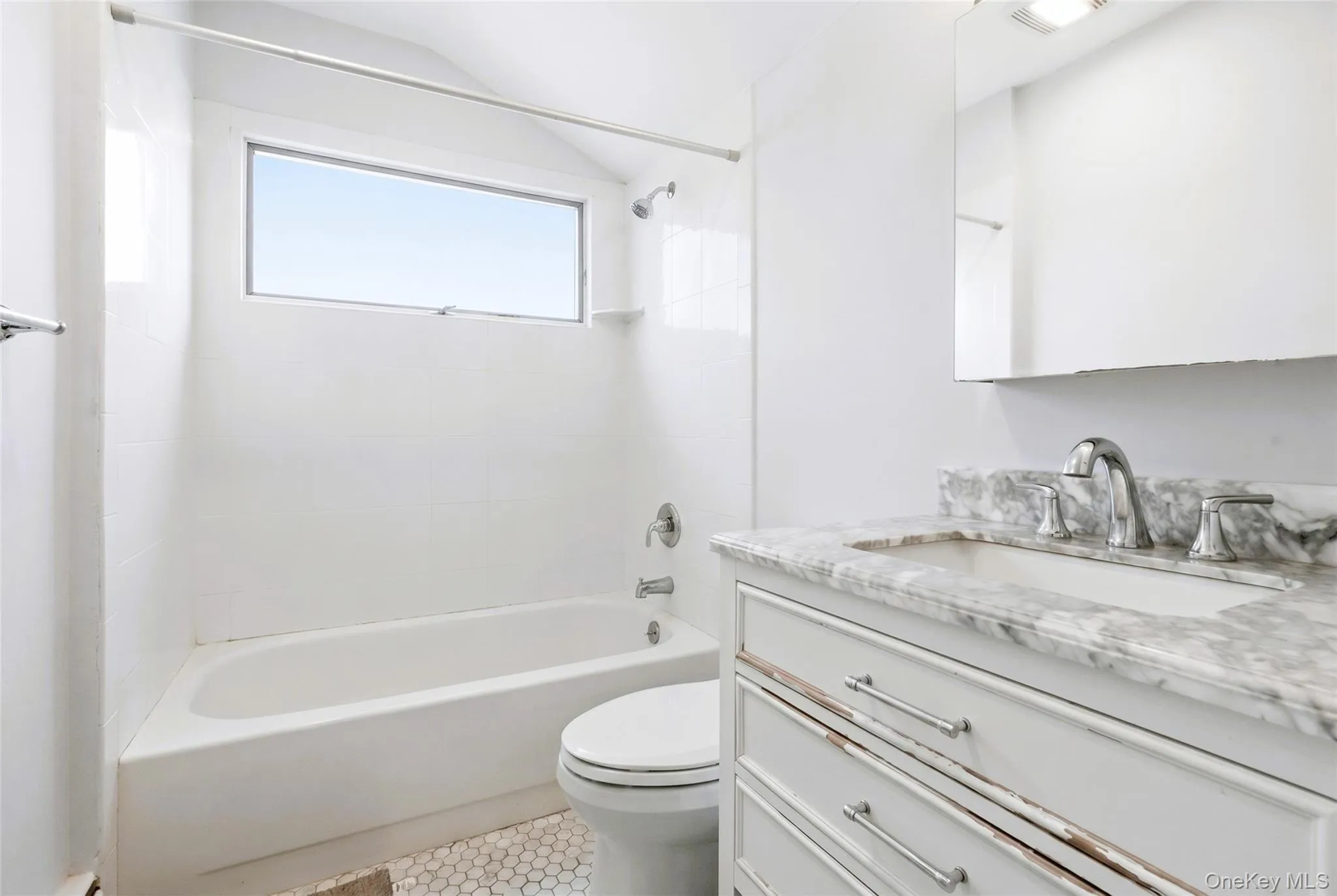 957 Gardiner Drive, Islip, NY, 4 Bedrooms Bedrooms, 9 Rooms Rooms,2 BathroomsBathrooms,Residential,For Rent,Gardiner,0,1010420 957 Gardiner Drive, Islip, NY, 4 Bedrooms Bedrooms, 9 Rooms Rooms,2 BathroomsBathrooms,Residential,For Rent,Gardiner,0,1010420
