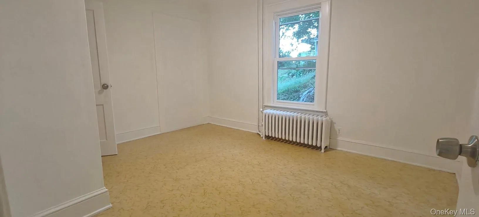 13 Springside Avenue, Poughkeepsie, NY, 2 Bedrooms Bedrooms, 5 Rooms Rooms,1 BathroomBathrooms,Residential Lease,For Rent,Springside,0,1010425 13 Springside Avenue, Poughkeepsie, NY, 2 Bedrooms Bedrooms, 5 Rooms Rooms,1 BathroomBathrooms,Residential Lease,For Rent,Springside,0,1010425