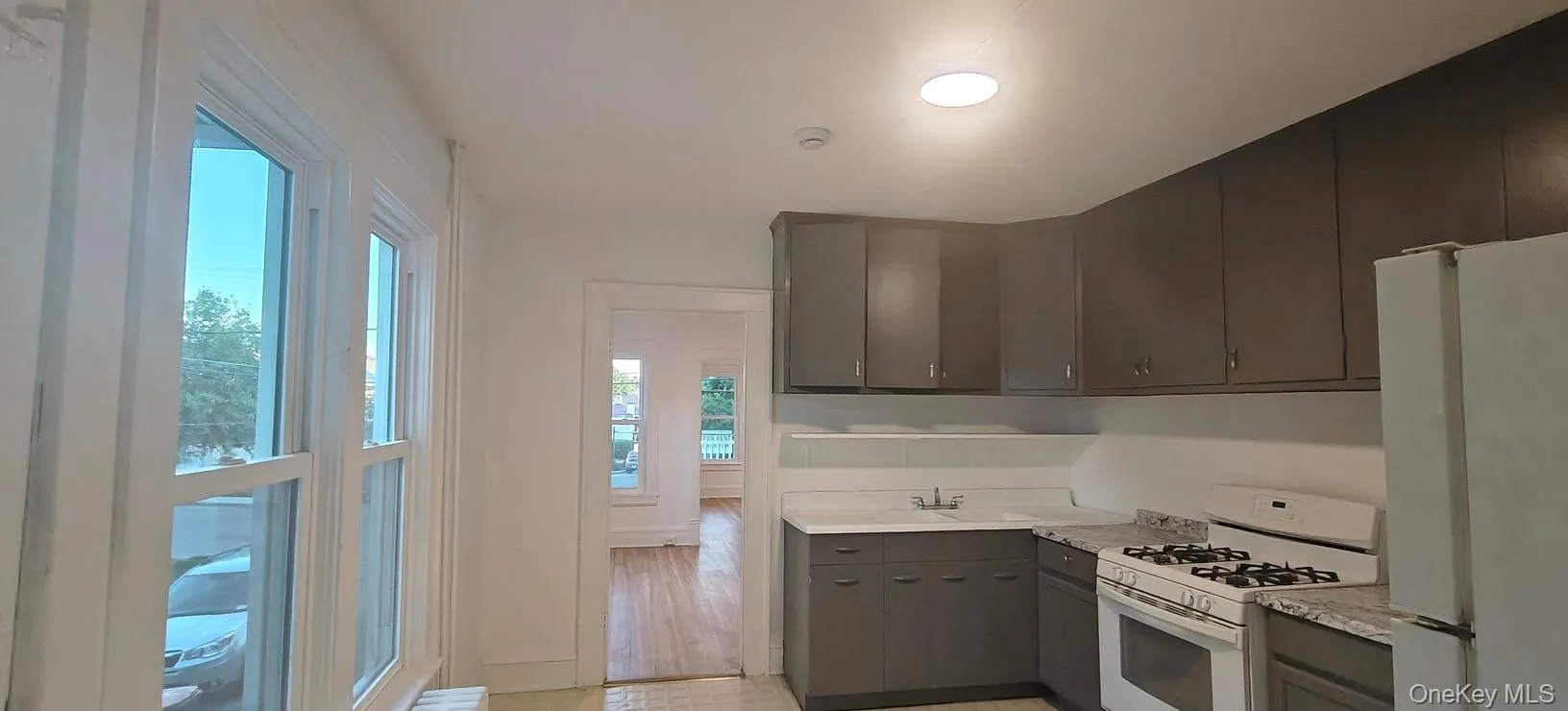 13 Springside Avenue, Poughkeepsie, NY, 2 Bedrooms Bedrooms, 5 Rooms Rooms,1 BathroomBathrooms,Residential Lease,For Rent,Springside,0,1010425 13 Springside Avenue, Poughkeepsie, NY, 2 Bedrooms Bedrooms, 5 Rooms Rooms,1 BathroomBathrooms,Residential Lease,For Rent,Springside,0,1010425