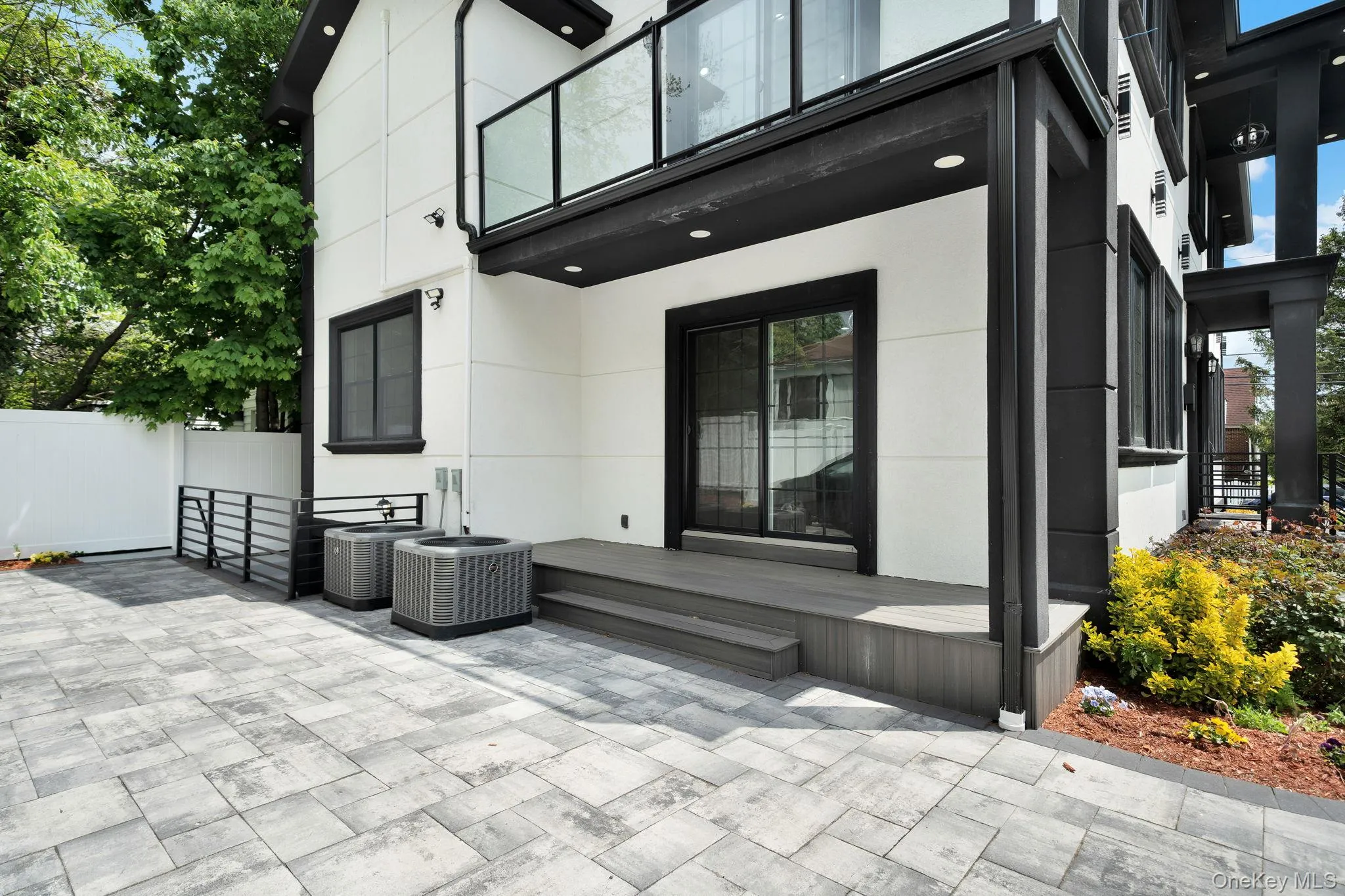 15 1st Street, Hempstead, NY, 5 Bedrooms Bedrooms, 10 Rooms Rooms,4 BathroomsBathrooms,Residential,For Rent,1st,0,1010434 15 1st Street, Hempstead, NY, 5 Bedrooms Bedrooms, 10 Rooms Rooms,4 BathroomsBathrooms,Residential,For Rent,1st,0,1010434