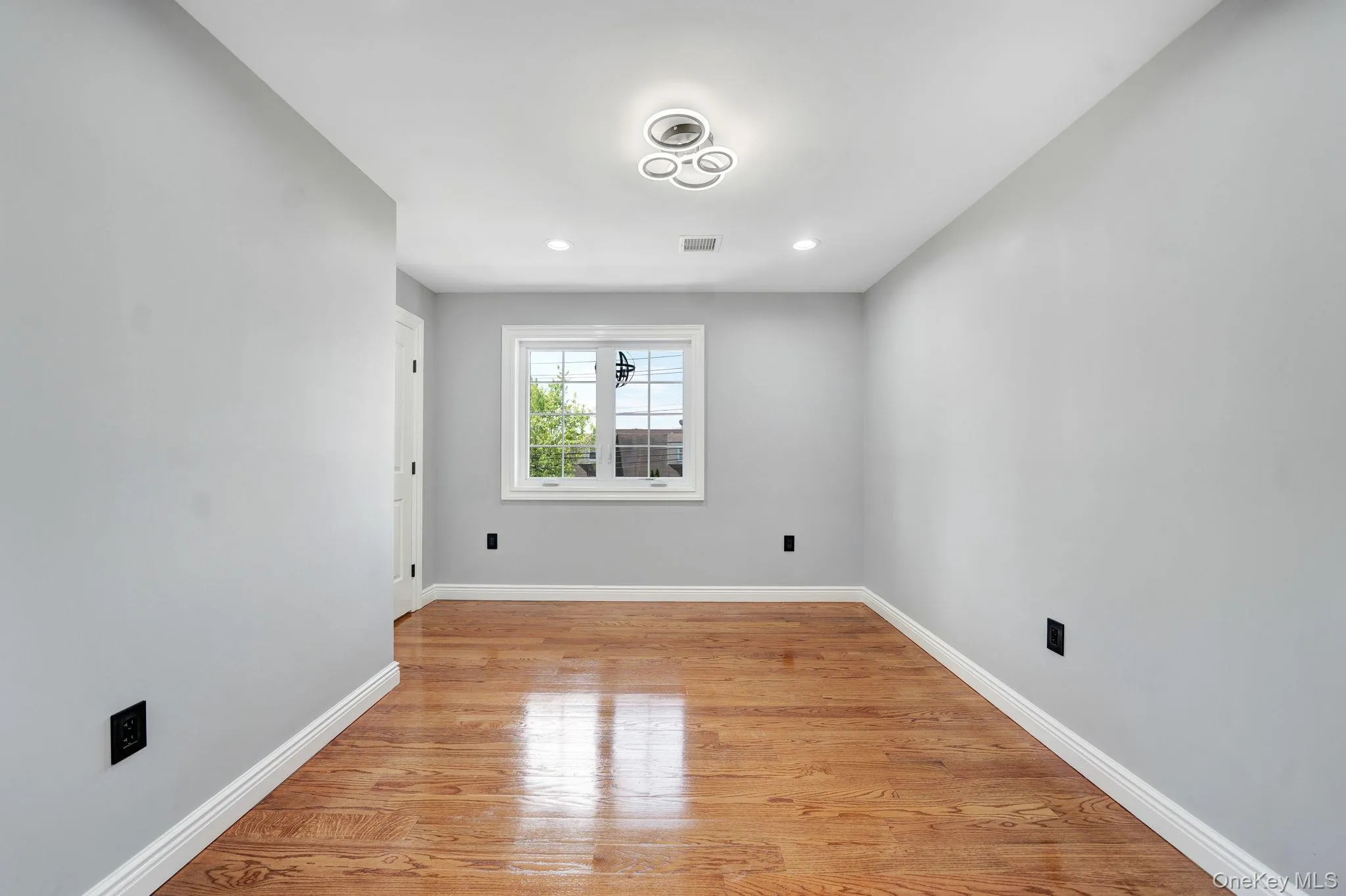 15 1st Street, Hempstead, NY, 5 Bedrooms Bedrooms, 10 Rooms Rooms,4 BathroomsBathrooms,Residential,For Rent,1st,0,1010434 15 1st Street, Hempstead, NY, 5 Bedrooms Bedrooms, 10 Rooms Rooms,4 BathroomsBathrooms,Residential,For Rent,1st,0,1010434