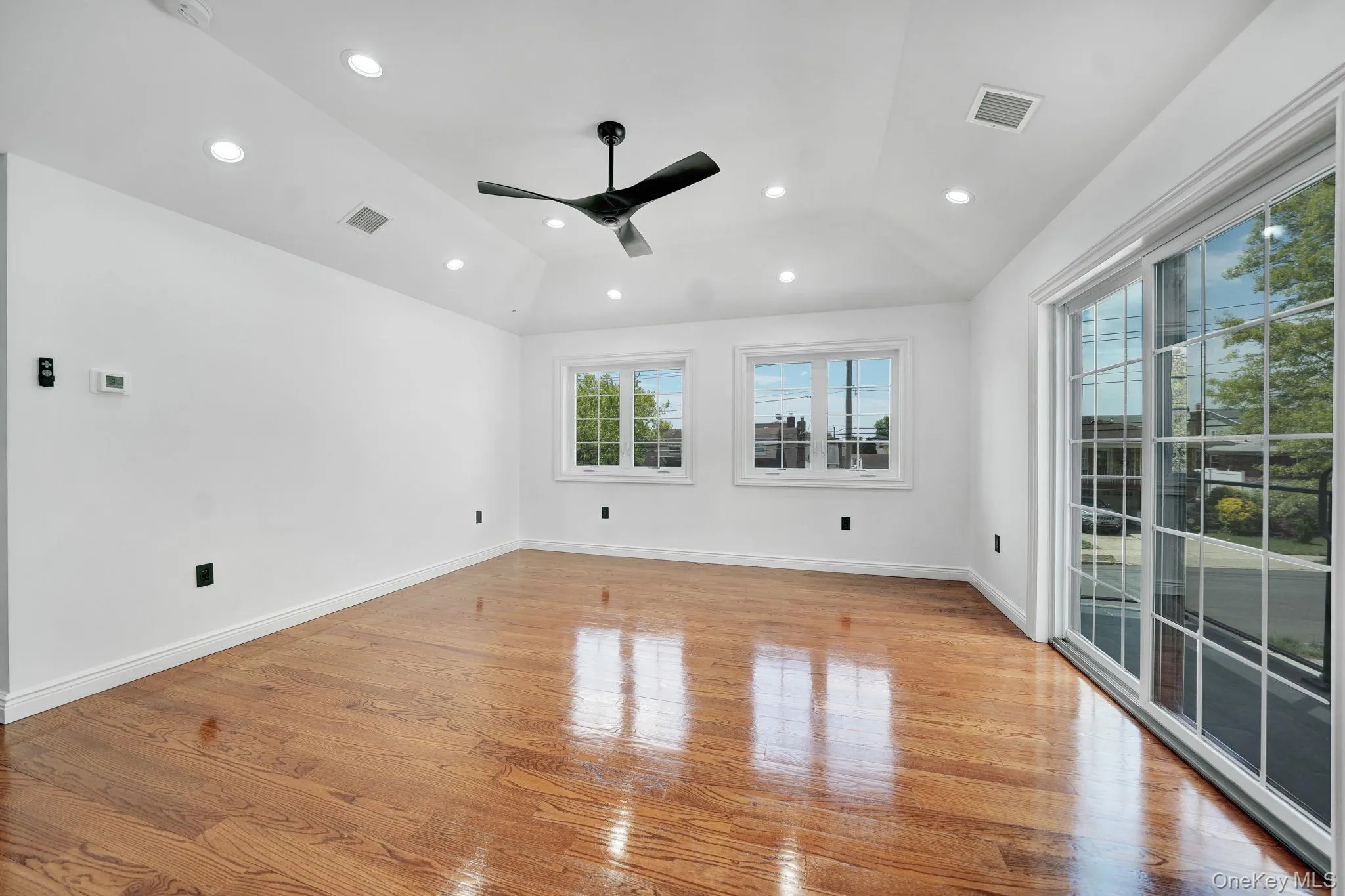 15 1st Street, Hempstead, NY, 5 Bedrooms Bedrooms, 10 Rooms Rooms,4 BathroomsBathrooms,Residential,For Rent,1st,0,1010434 15 1st Street, Hempstead, NY, 5 Bedrooms Bedrooms, 10 Rooms Rooms,4 BathroomsBathrooms,Residential,For Rent,1st,0,1010434