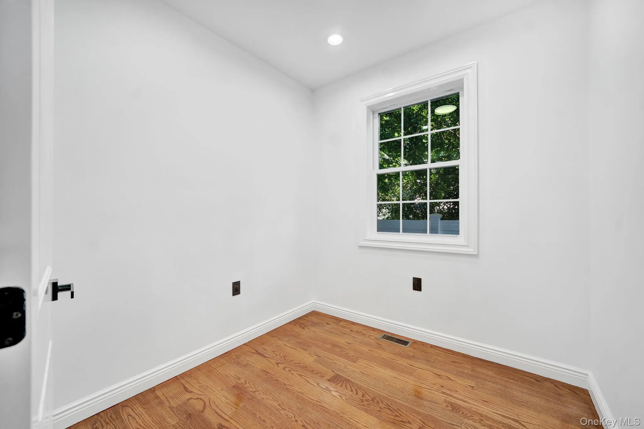 15 1st Street, Hempstead, NY, 5 Bedrooms Bedrooms, 10 Rooms Rooms,4 BathroomsBathrooms,Residential,For Rent,1st,0,1010434 15 1st Street, Hempstead, NY, 5 Bedrooms Bedrooms, 10 Rooms Rooms,4 BathroomsBathrooms,Residential,For Rent,1st,0,1010434