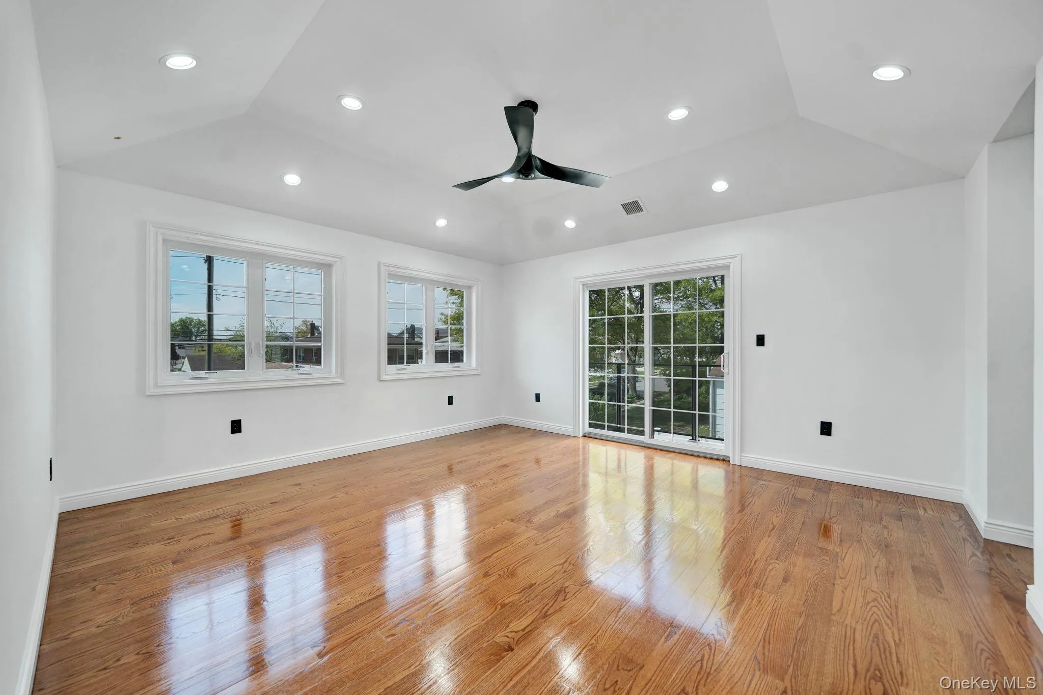 15 1st Street, Hempstead, NY, 5 Bedrooms Bedrooms, 10 Rooms Rooms,4 BathroomsBathrooms,Residential,For Rent,1st,0,1010434 15 1st Street, Hempstead, NY, 5 Bedrooms Bedrooms, 10 Rooms Rooms,4 BathroomsBathrooms,Residential,For Rent,1st,0,1010434