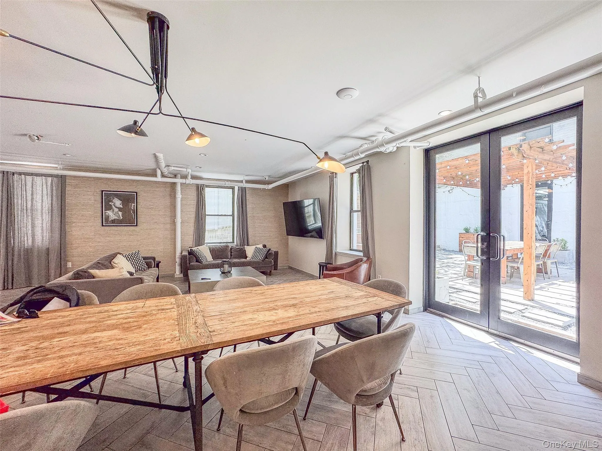 2439 38th Street, New York, NY, 2 Bedrooms Bedrooms, 4 Rooms Rooms,1 BathroomBathrooms,Residential,For Rent,38th,0,1010440 2439 38th Street, New York, NY, 2 Bedrooms Bedrooms, 4 Rooms Rooms,1 BathroomBathrooms,Residential,For Rent,38th,0,1010440