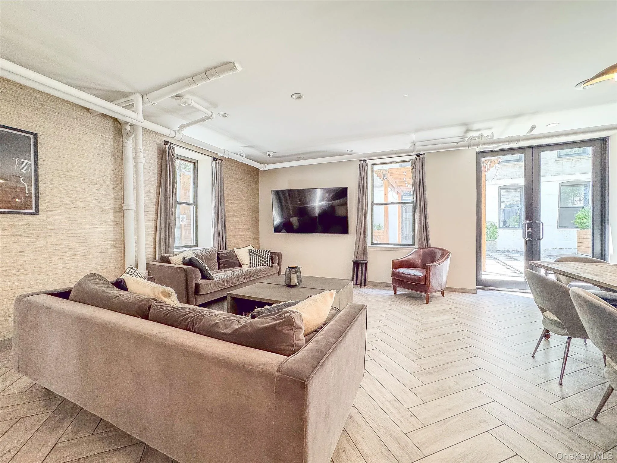 2439 38th Street, New York, NY, 2 Bedrooms Bedrooms, 4 Rooms Rooms,1 BathroomBathrooms,Residential,For Rent,38th,0,1010440 2439 38th Street, New York, NY, 2 Bedrooms Bedrooms, 4 Rooms Rooms,1 BathroomBathrooms,Residential,For Rent,38th,0,1010440